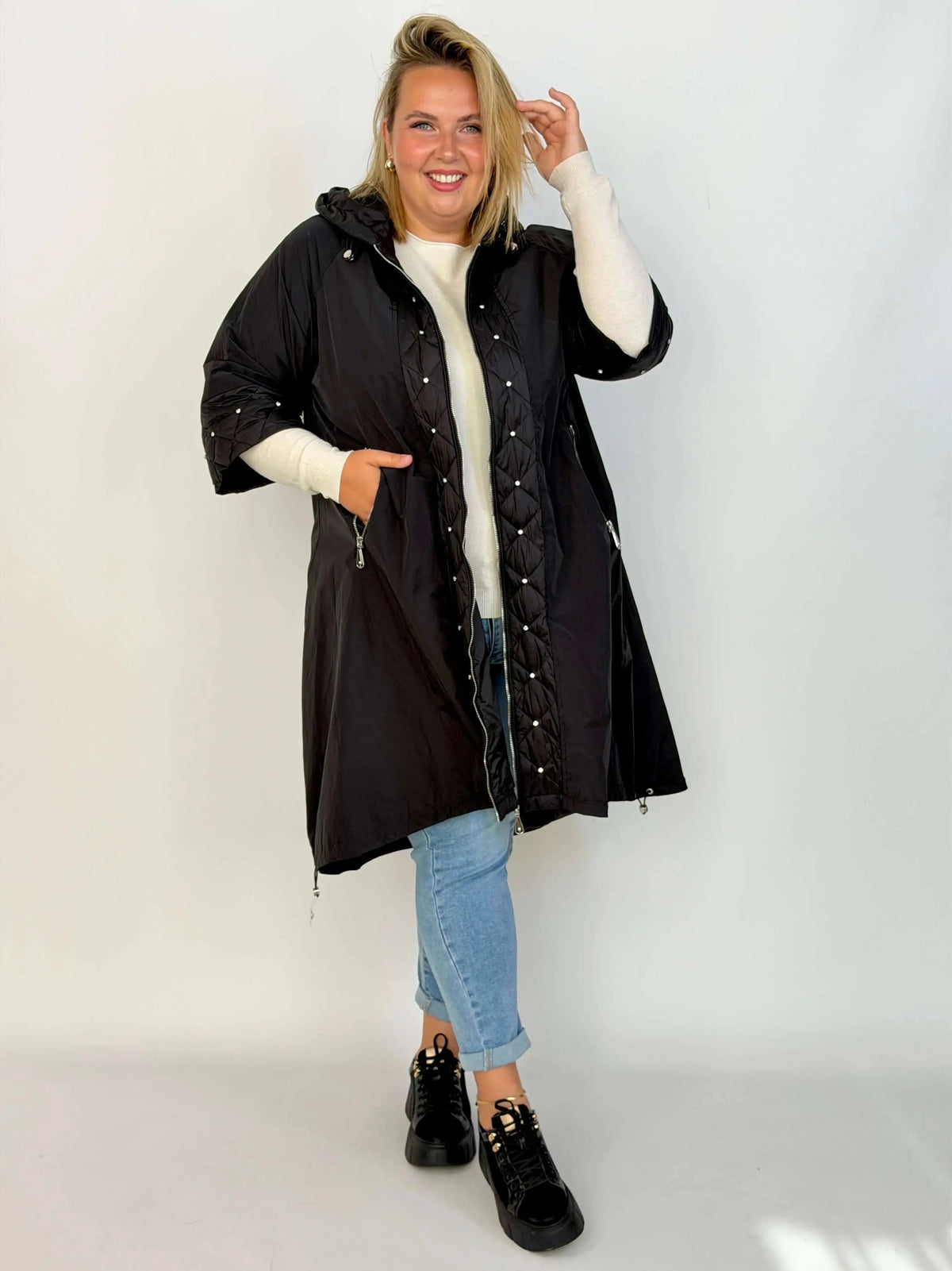 Kurtka przejściowa Plus Size z kapturem i ozdobnym pikowaniem Stylowa XL