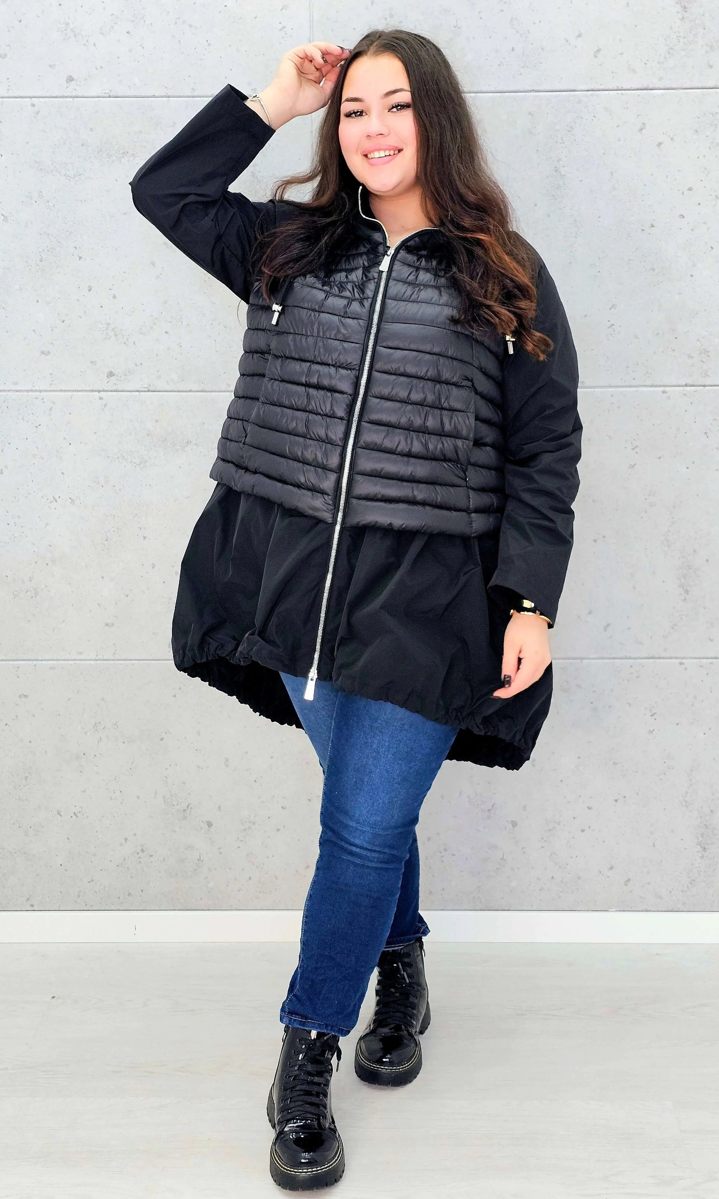 Lekka kurtka plus size z kapturem – stylowa i wygodna propozycja na wiosnę Stylowa XL