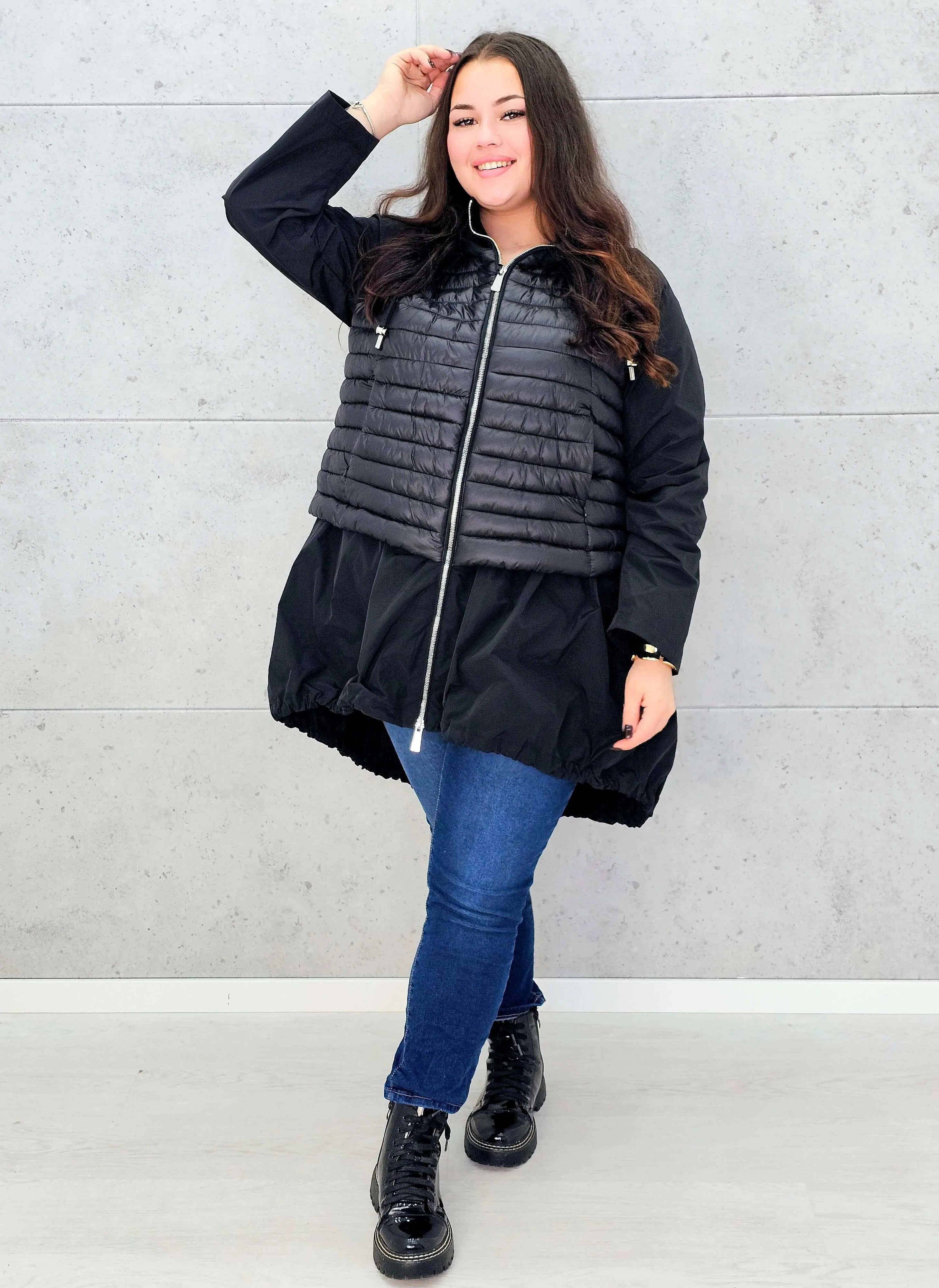 Lekka kurtka plus size z kapturem – stylowa i wygodna propozycja na wiosnę Stylowa XL