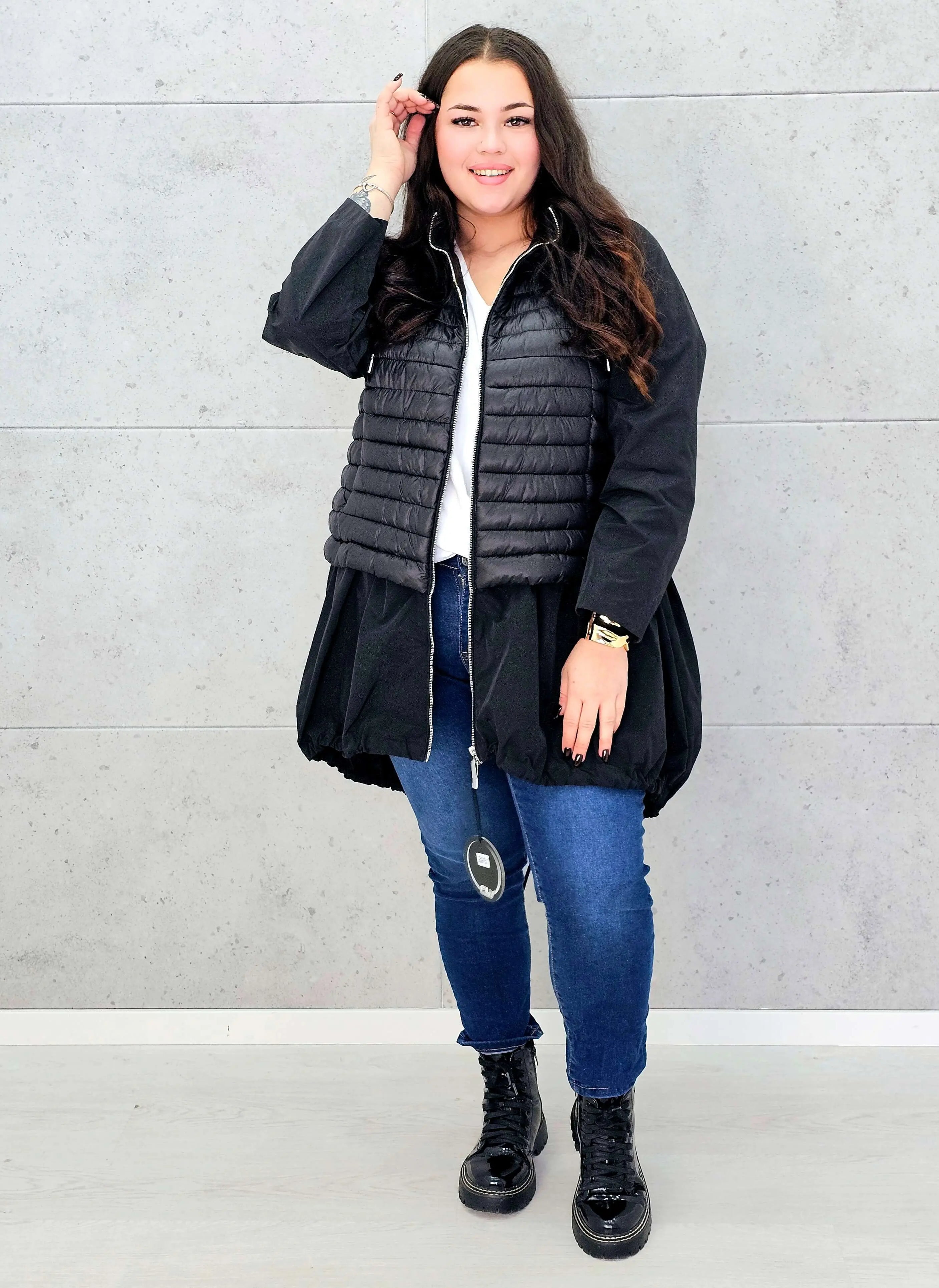 Lekka kurtka plus size z kapturem – stylowa i wygodna propozycja na wiosnę Stylowa XL