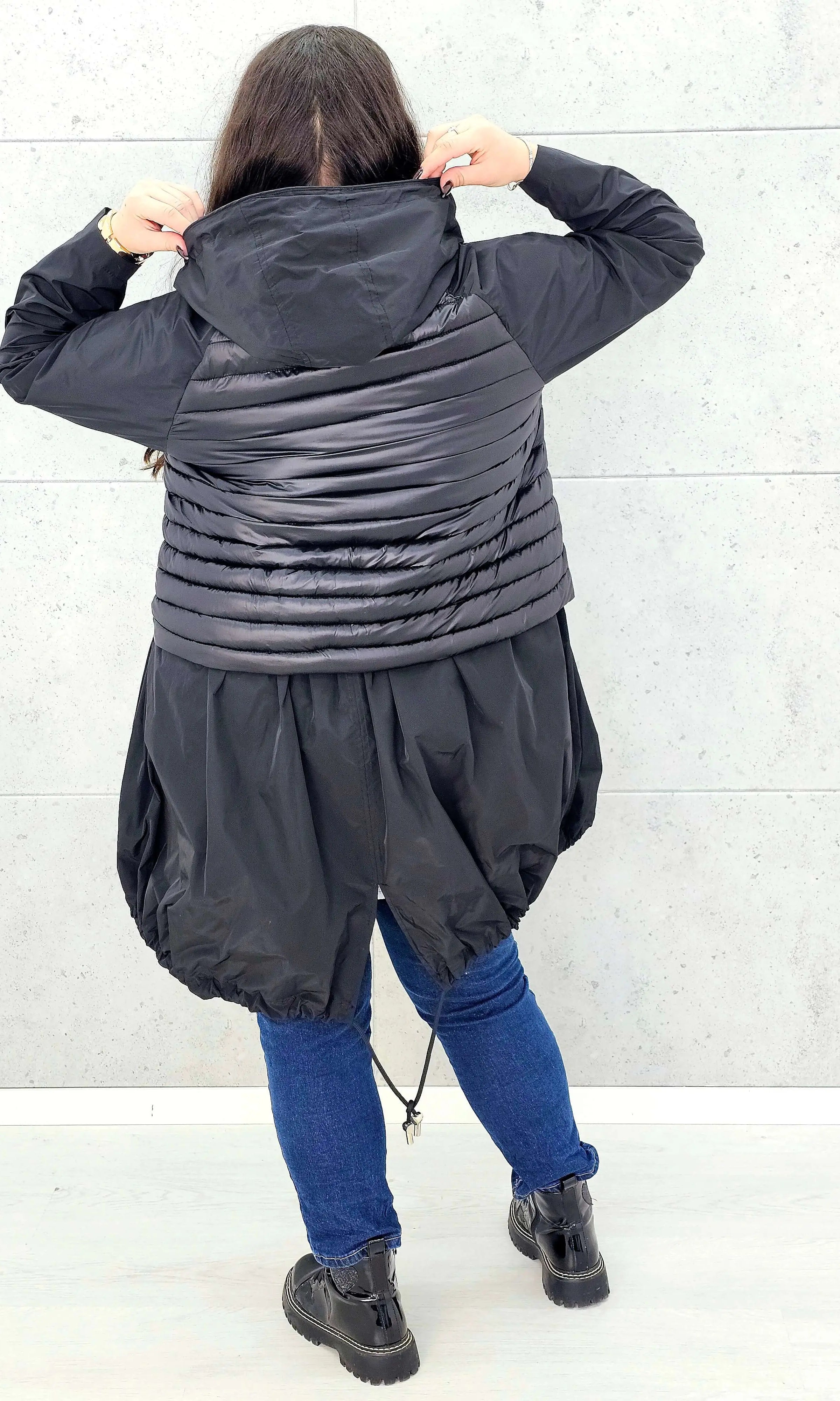 Lekka kurtka plus size z kapturem – stylowa i wygodna propozycja na wiosnę Stylowa XL