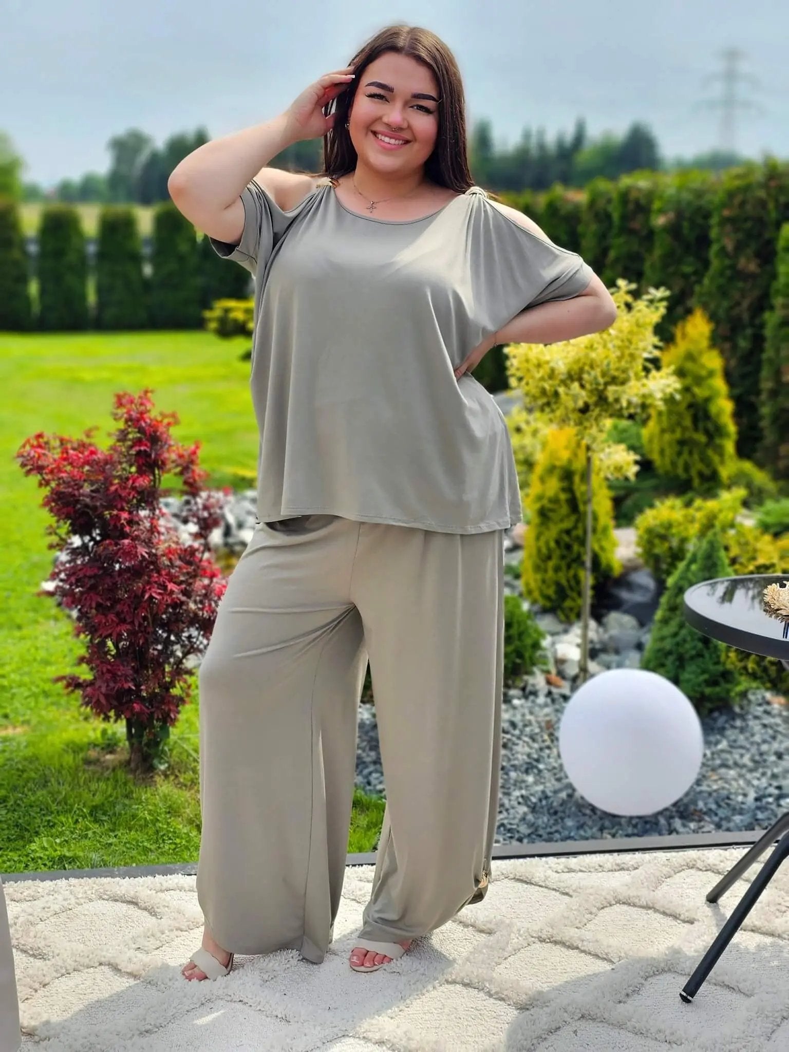 Letni komplet z odkrytymi ramionami Stylowa XL