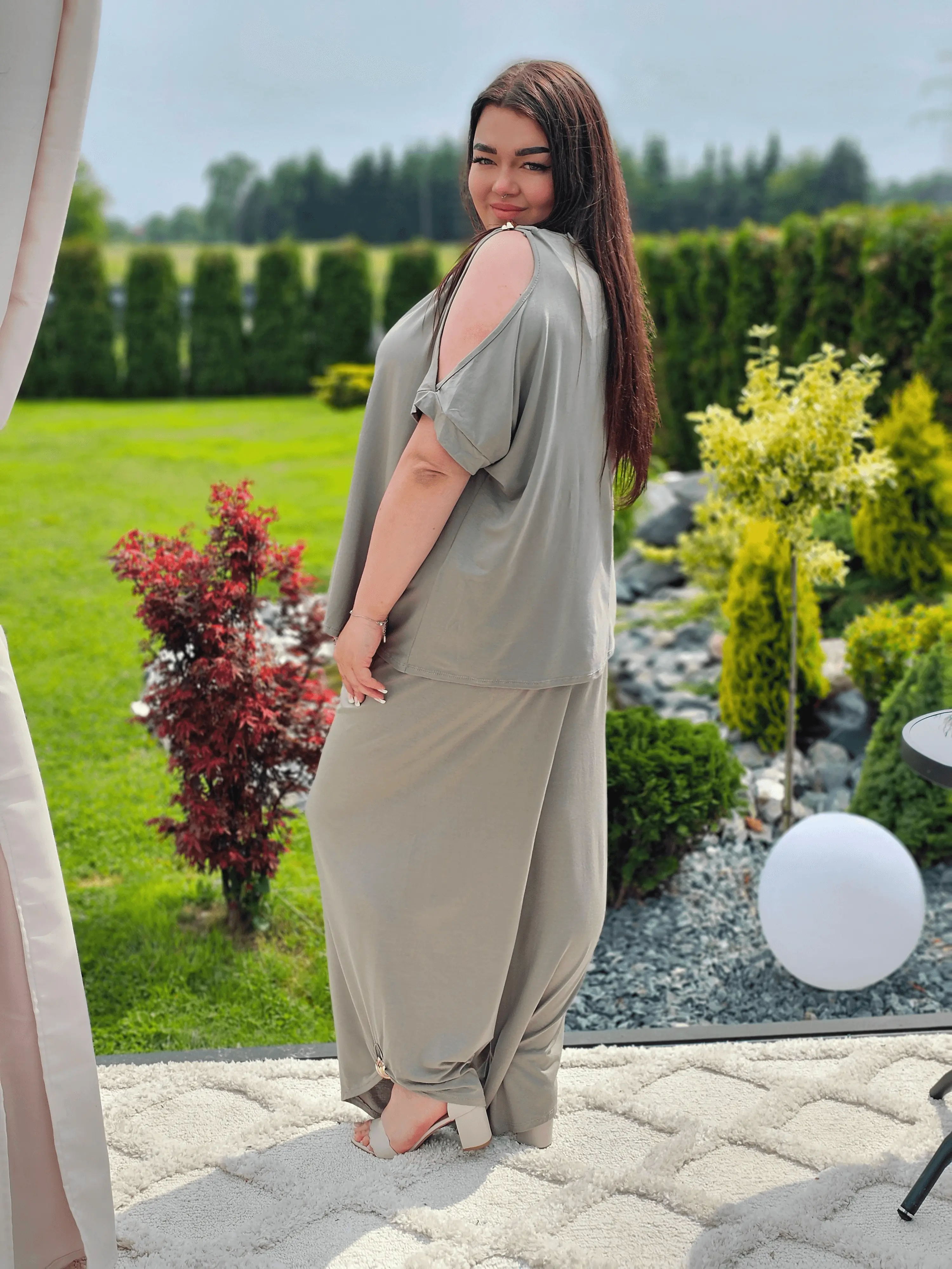 Letni komplet z odkrytymi ramionami Stylowa XL