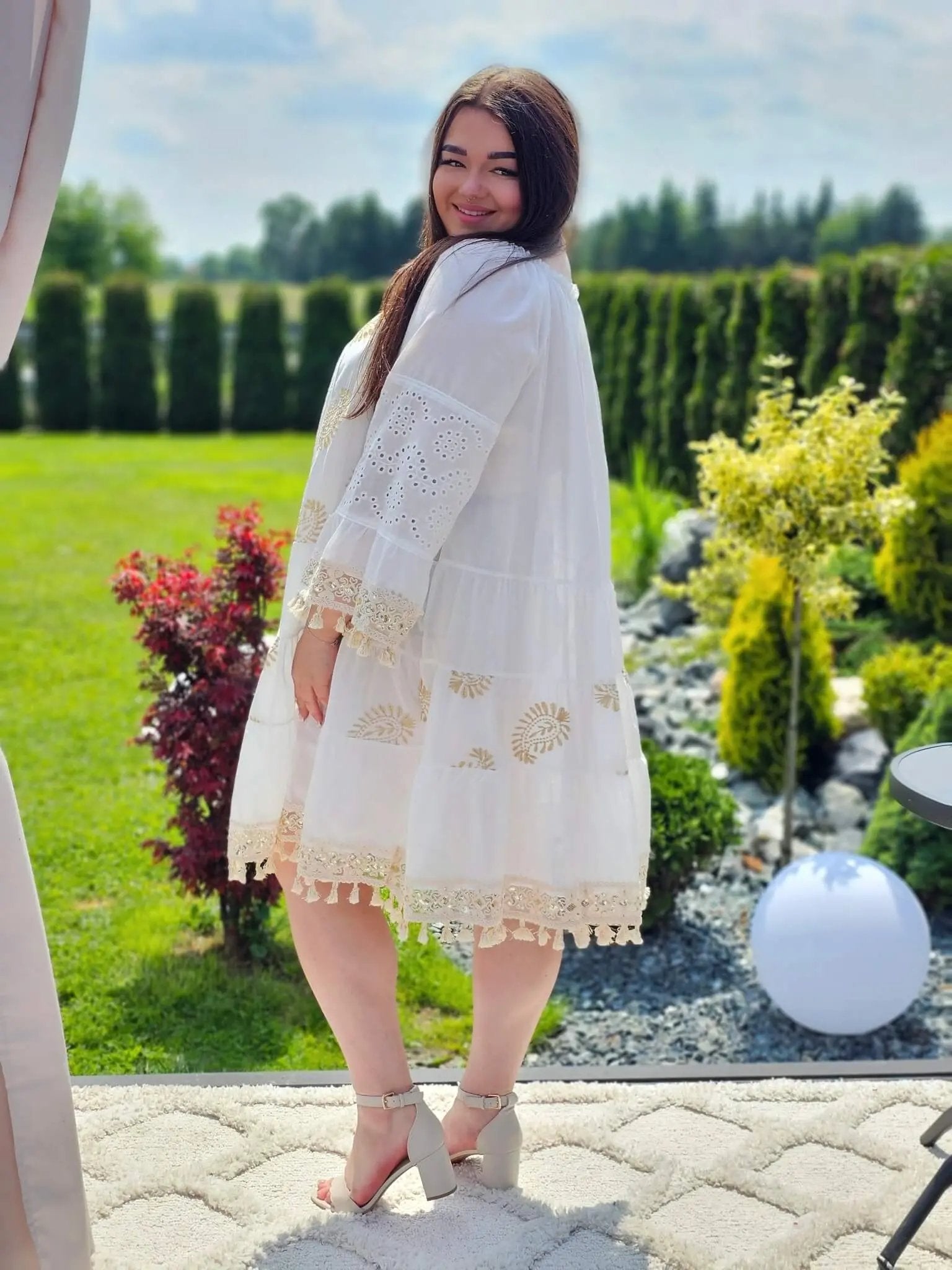 Letnia sukienka boho z haftem i chwostami Stylowa XL