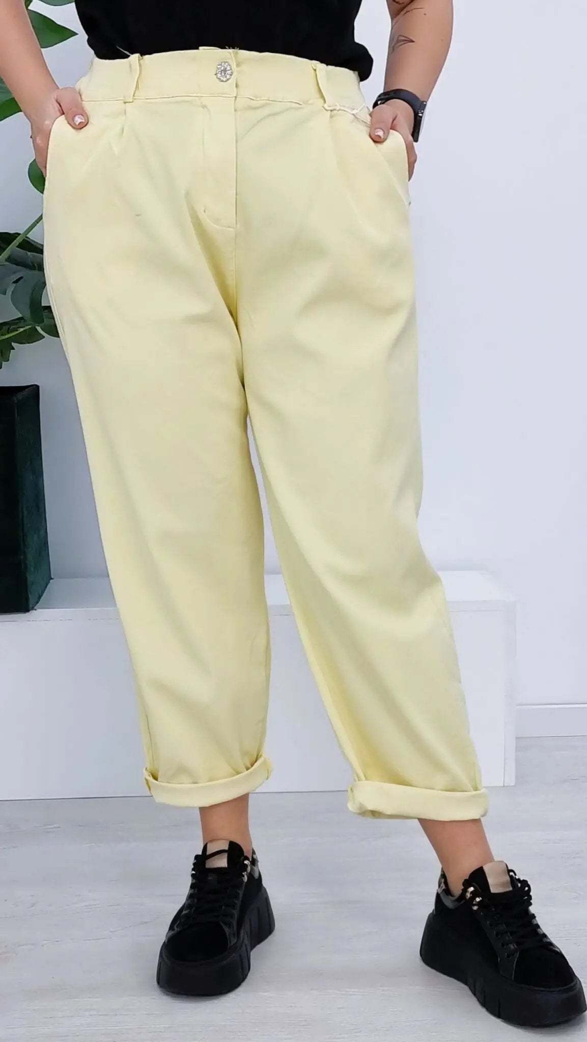 Livans – spodnie, które łączą styl i wygodę -żółty Stylowa XL