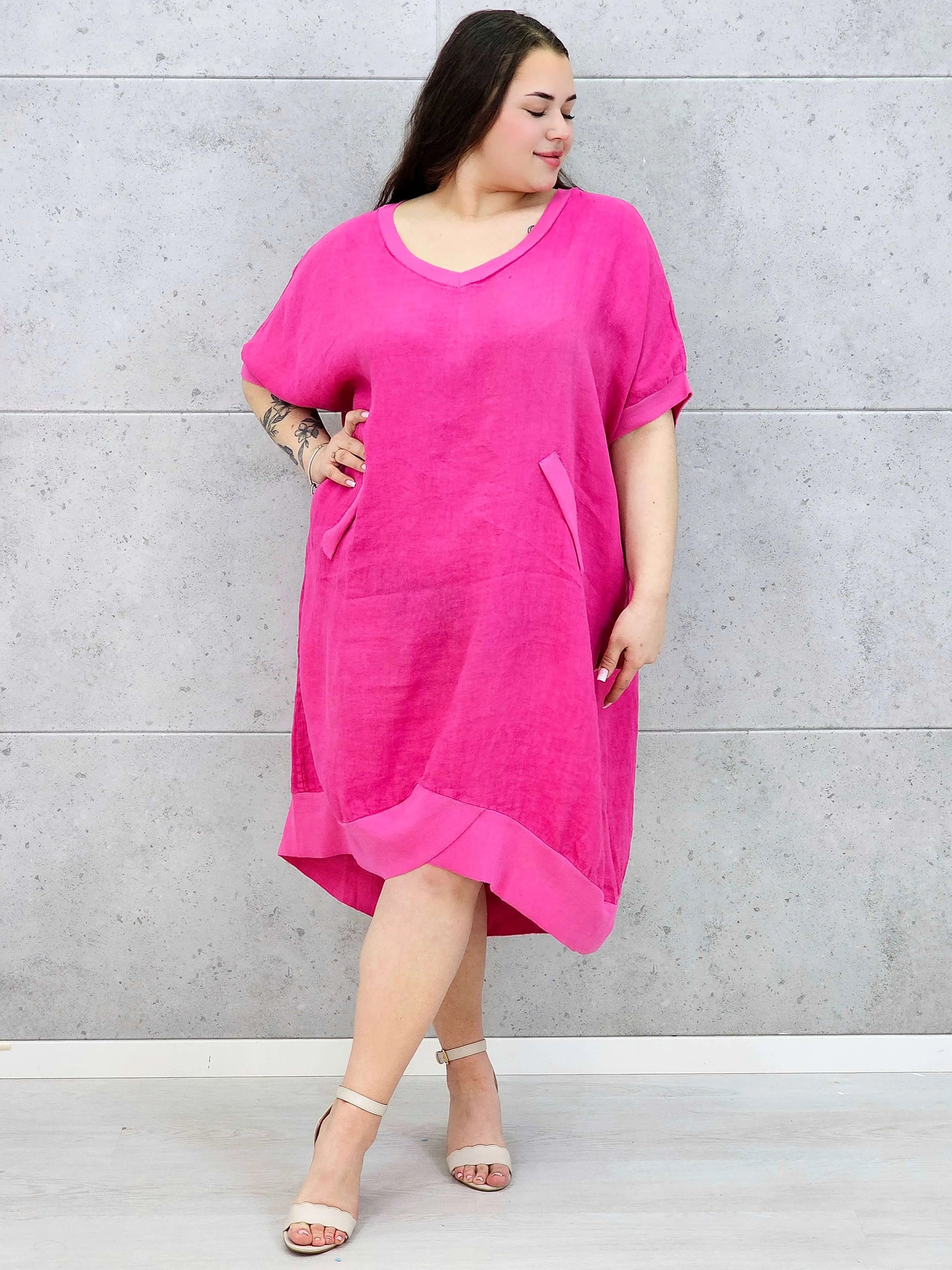 Lniana sukienka oversize midi z dekoltem V i kieszeniami Stylowa XL