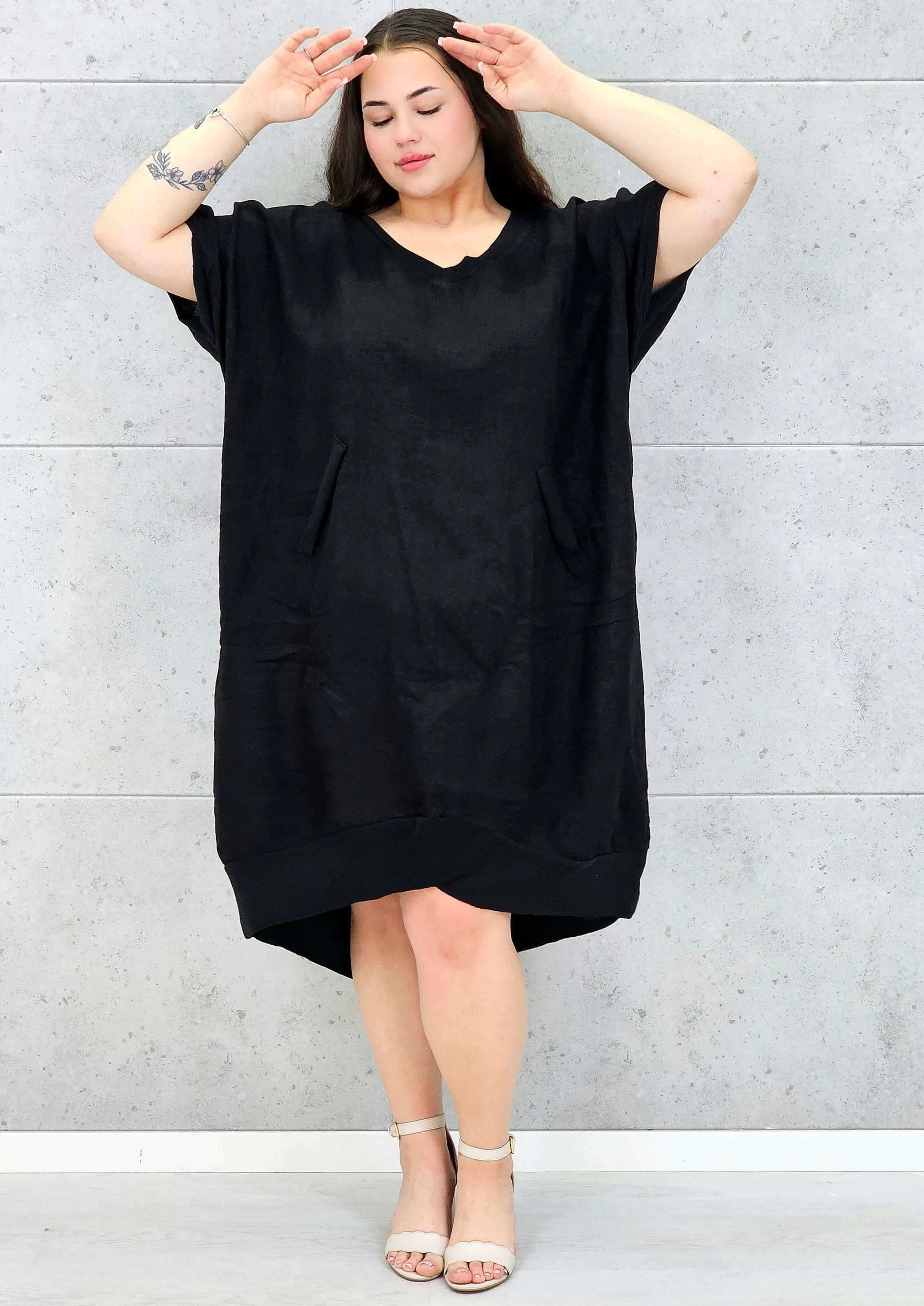 Lniana sukienka oversize midi z dekoltem V i kieszeniami Stylowa XL