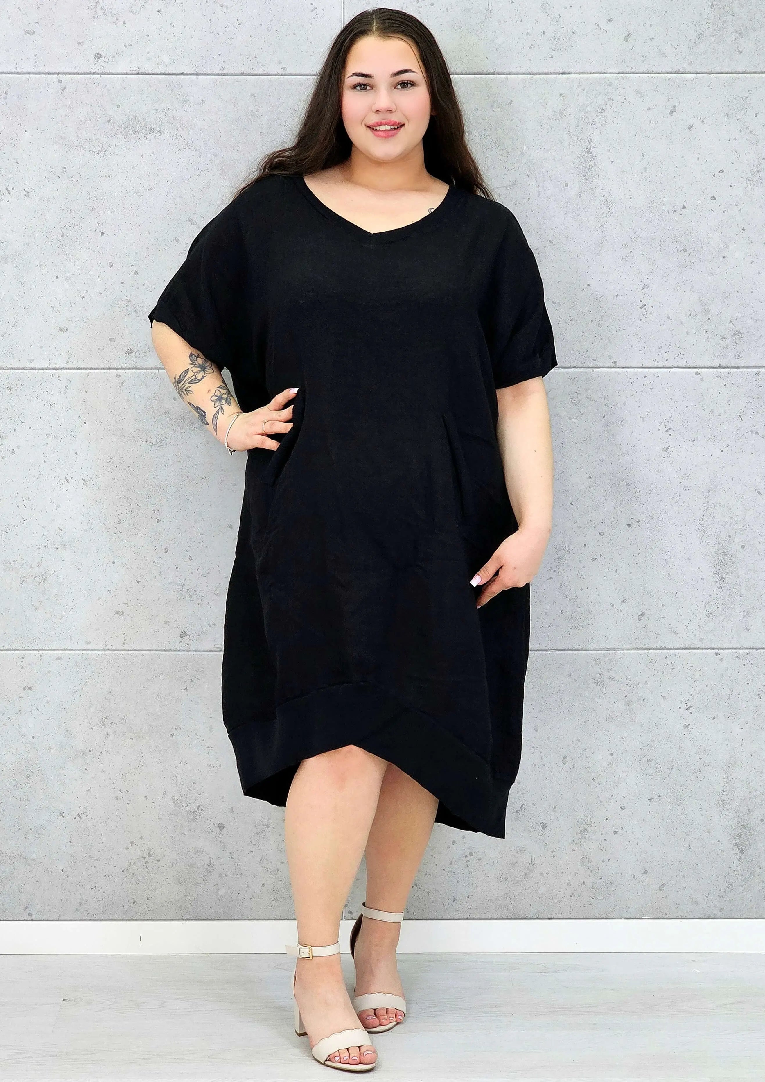 Lniana sukienka oversize midi z dekoltem V i kieszeniami Stylowa XL