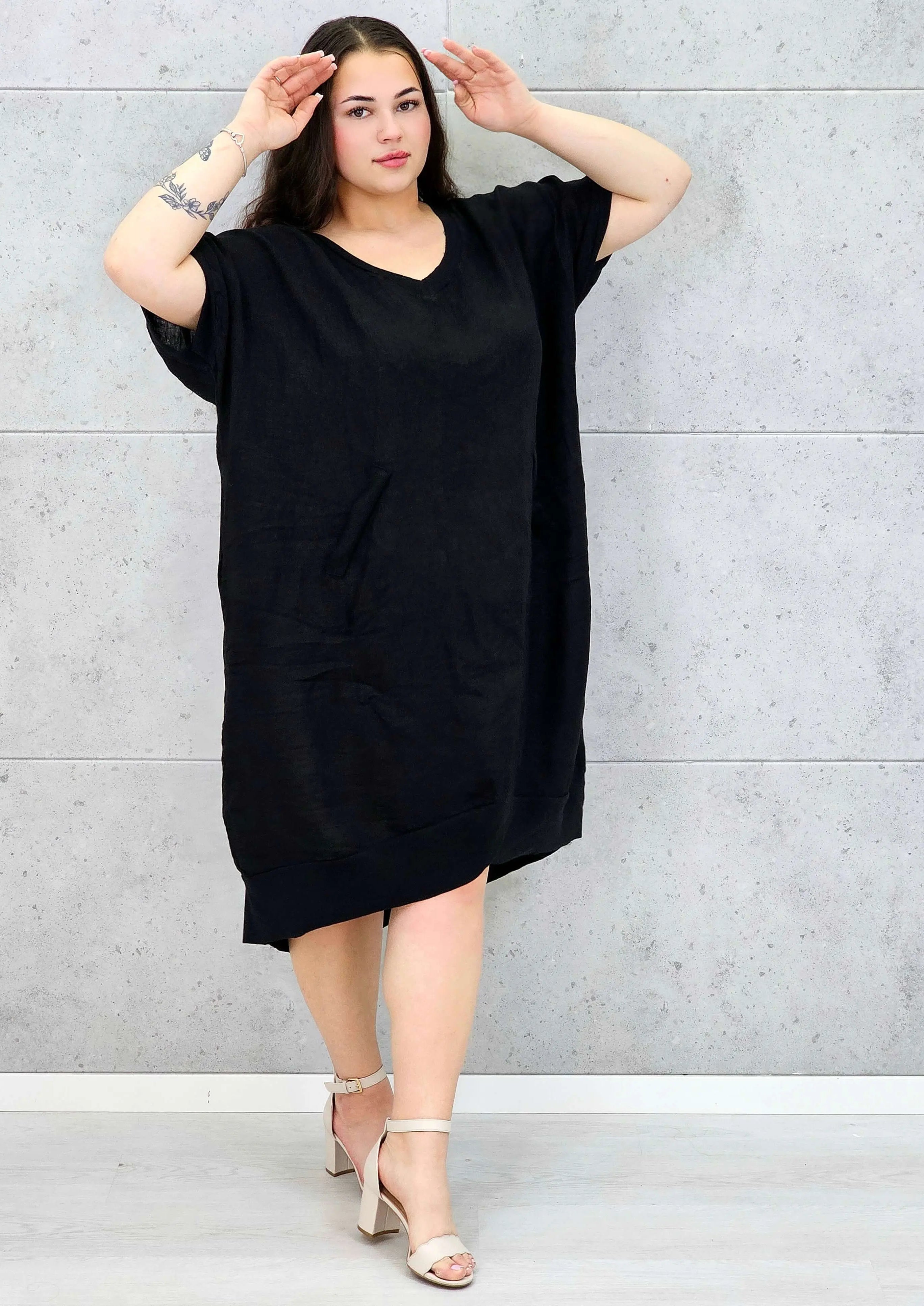 Lniana sukienka oversize midi z dekoltem V i kieszeniami Stylowa XL