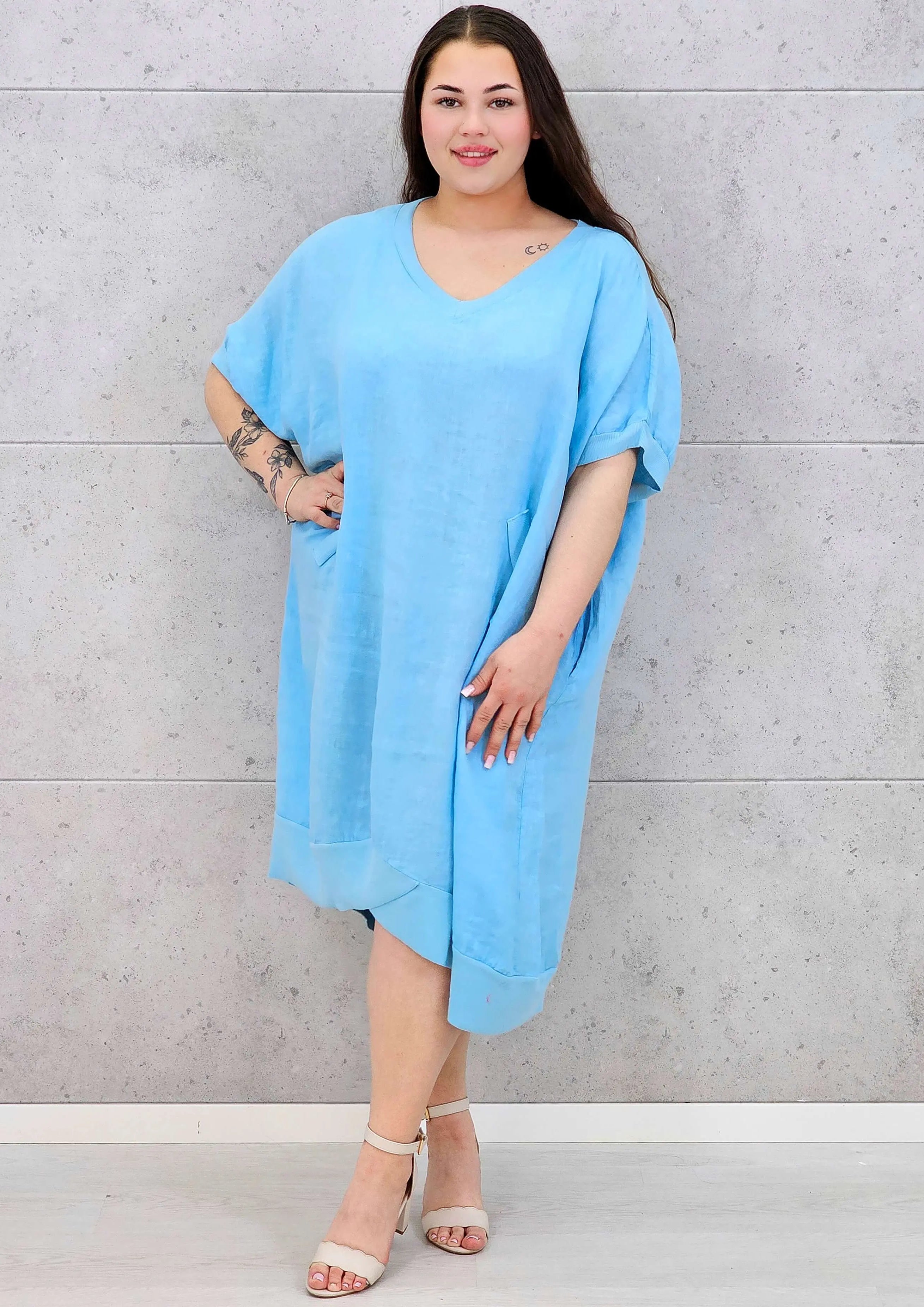 Lniana sukienka oversize midi z dekoltem V i kieszeniami Stylowa XL