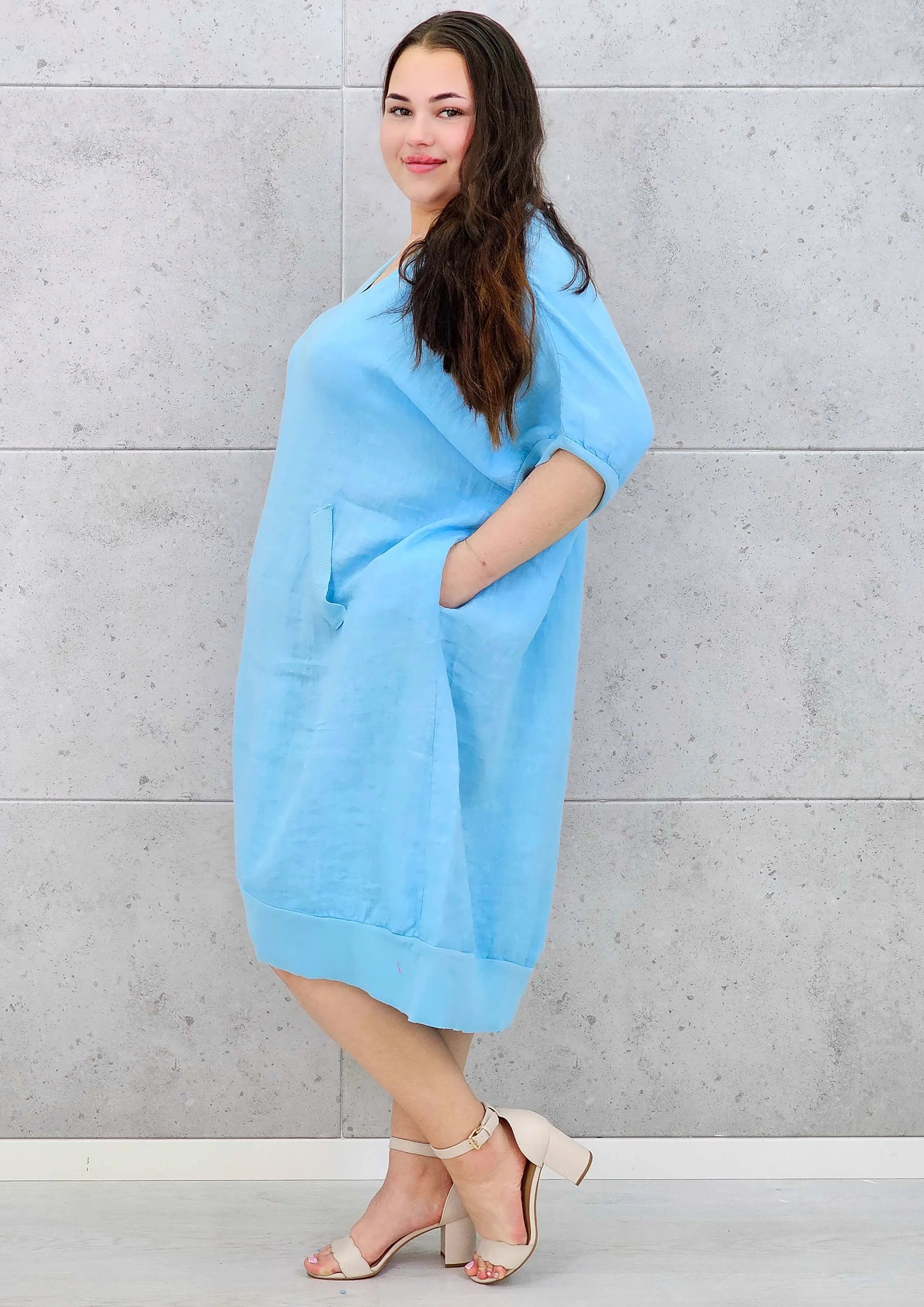 Lniana sukienka oversize midi z dekoltem V i kieszeniami Stylowa XL