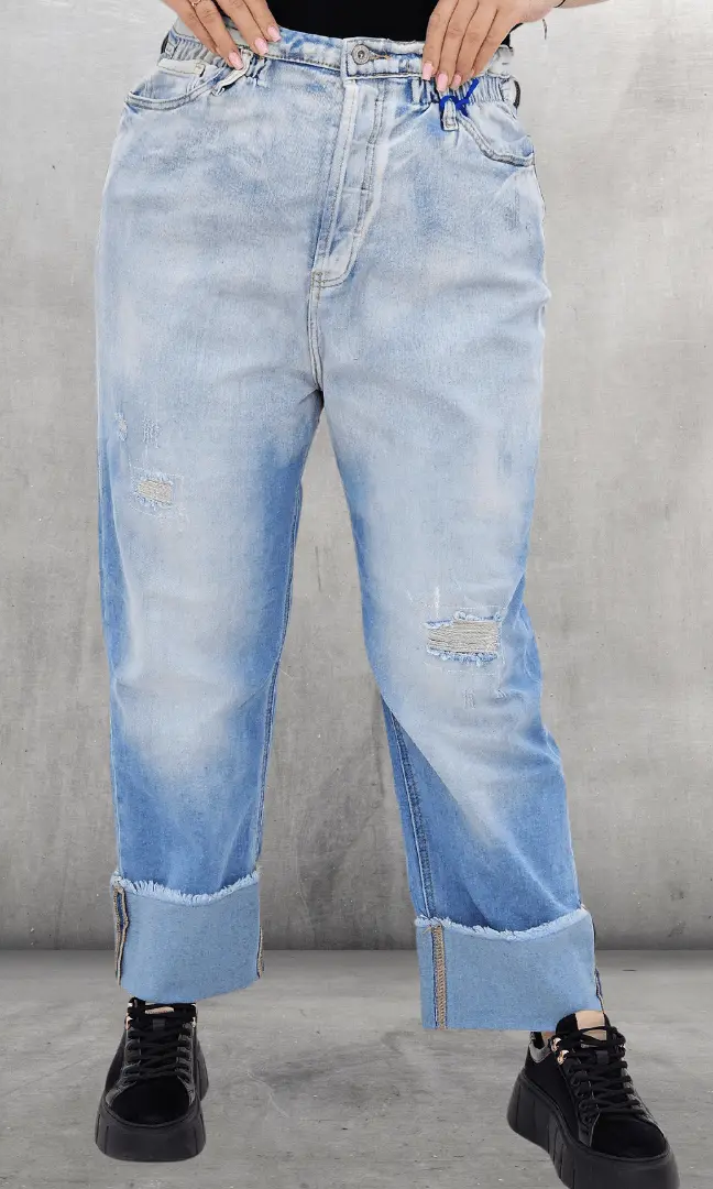 Luźne jeansy z szerokimi mankietami Stylowa XL