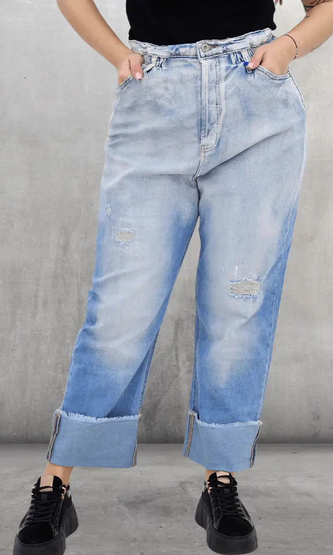 Luźne jeansy z szerokimi mankietami Stylowa XL