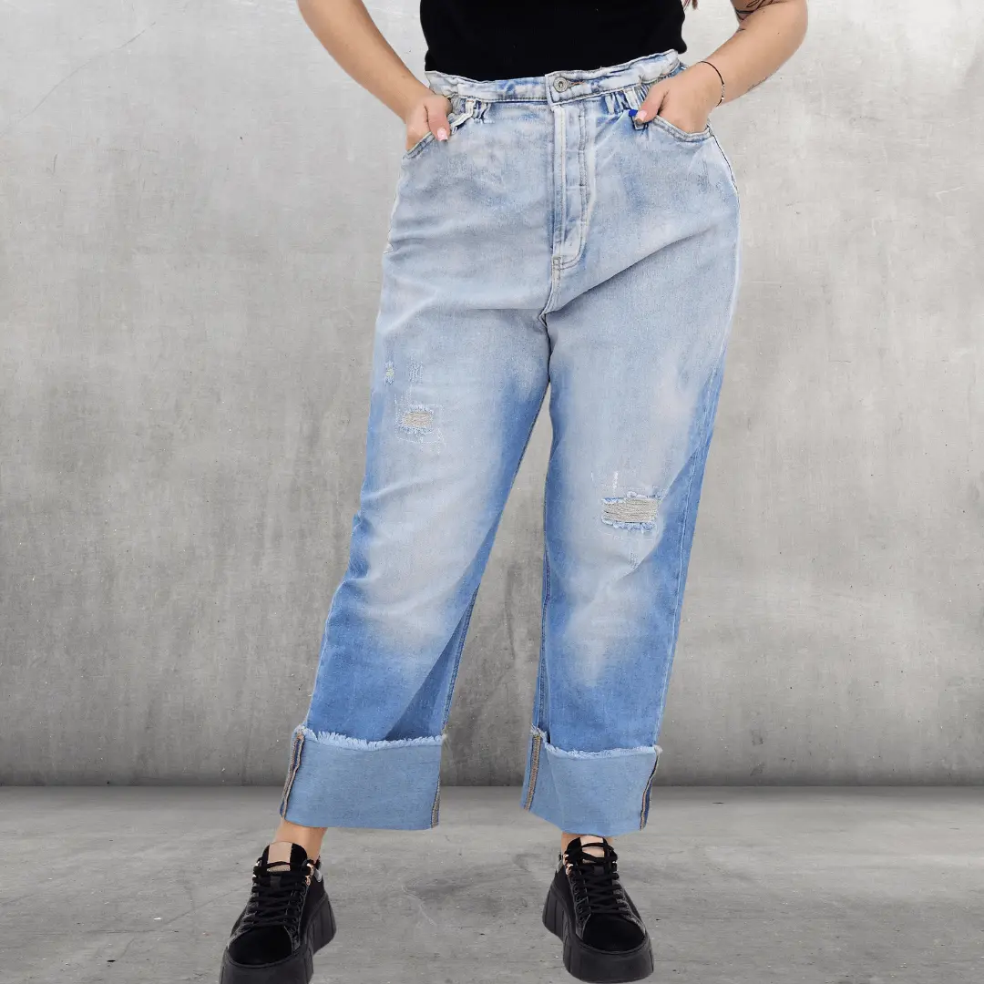 Luźne jeansy z szerokimi mankietami Stylowa XL