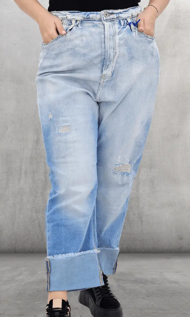 Luźne jeansy z szerokimi mankietami Stylowa XL