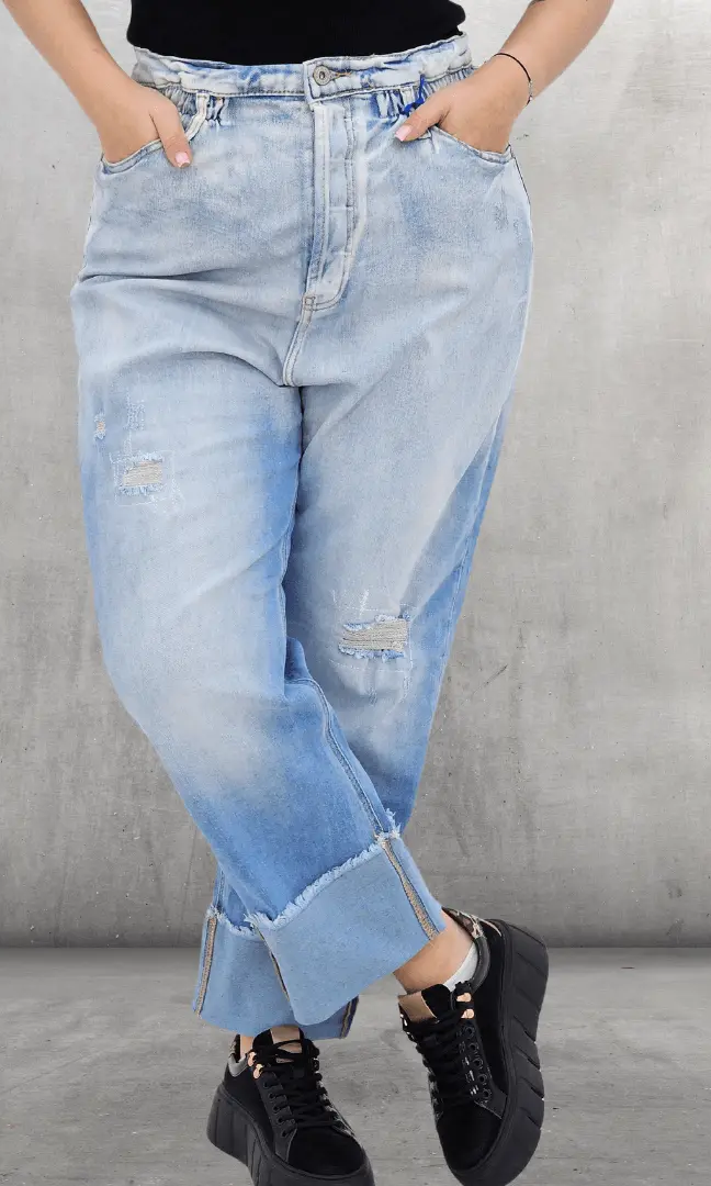 Luźne jeansy z szerokimi mankietami Stylowa XL