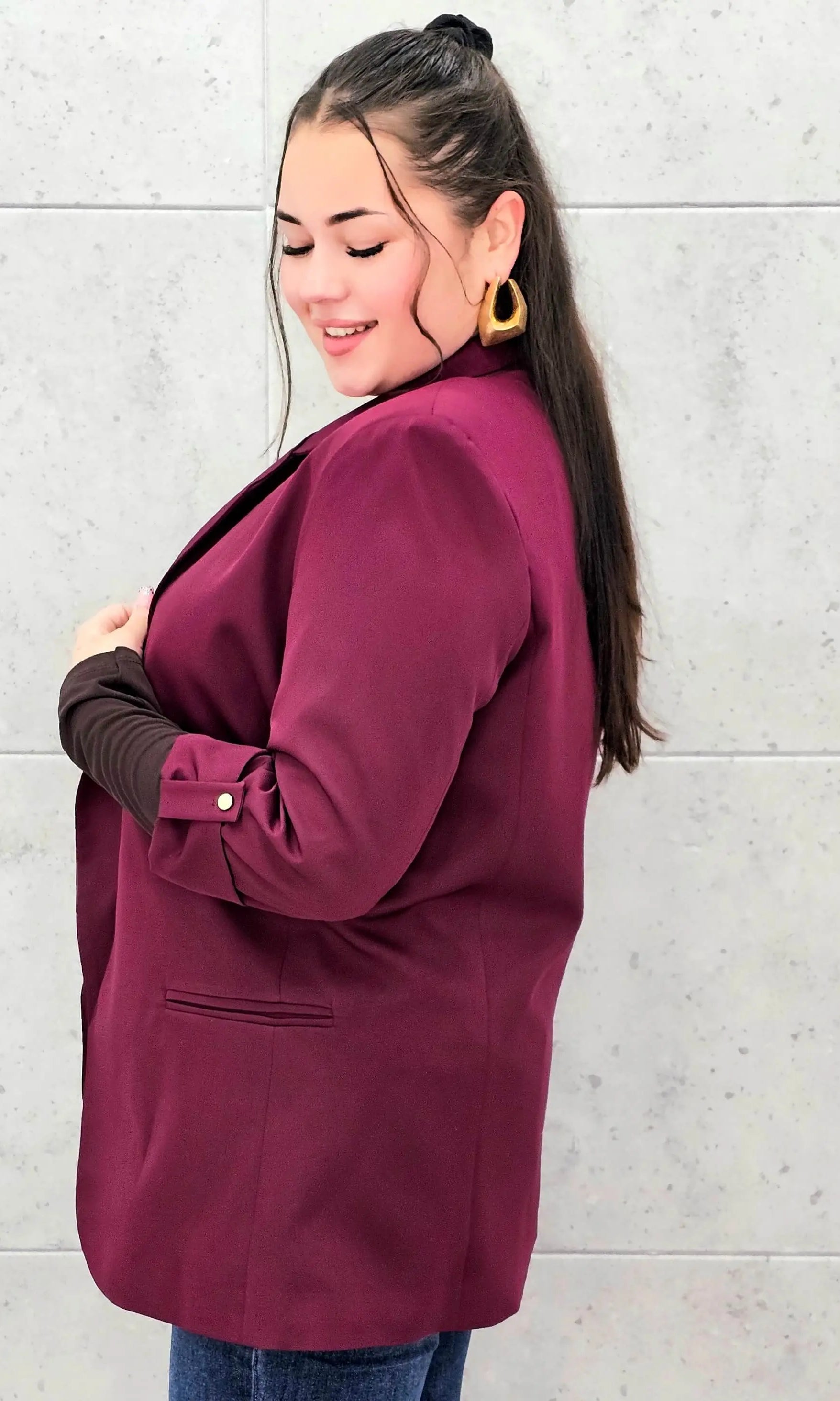 Marynarka plus size – elegancja, która pasuje do każdej stylizacji. Stylowa XL
