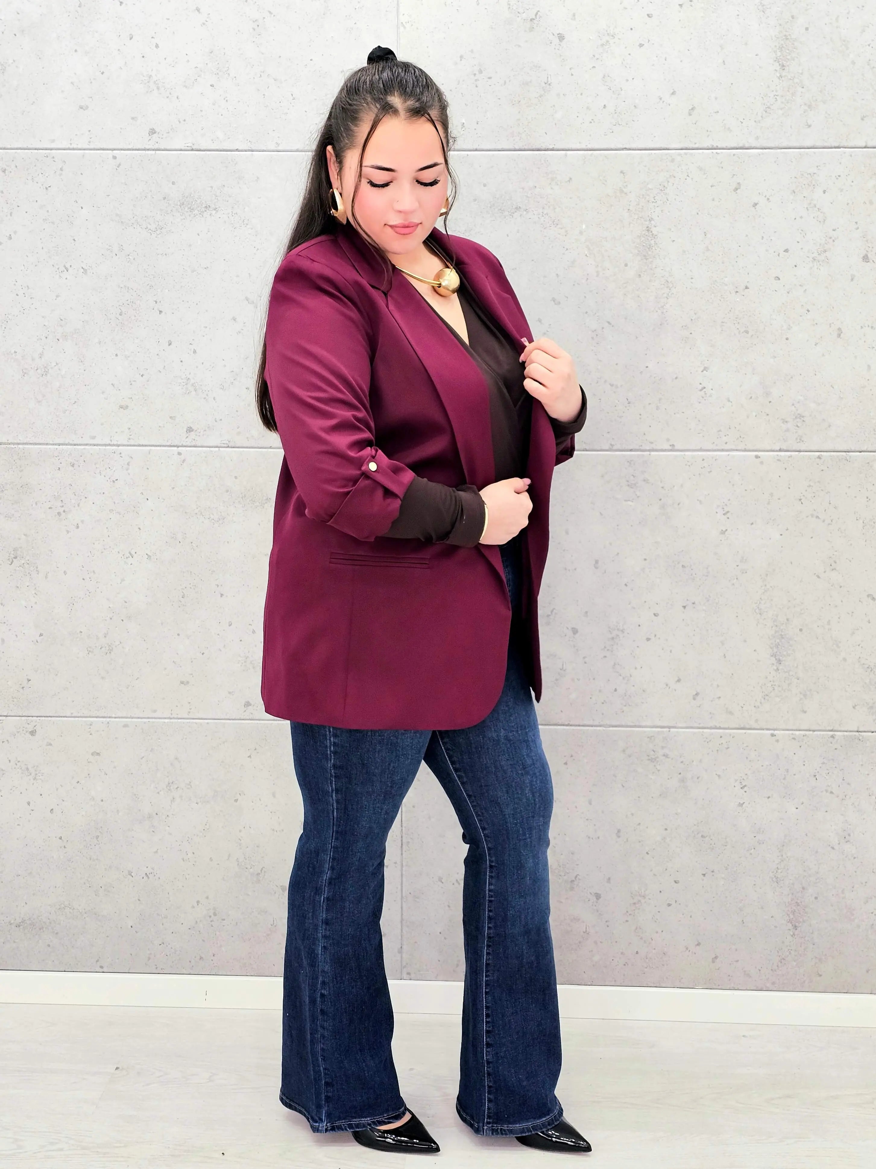 Marynarka plus size – elegancja, która pasuje do każdej stylizacji. Stylowa XL