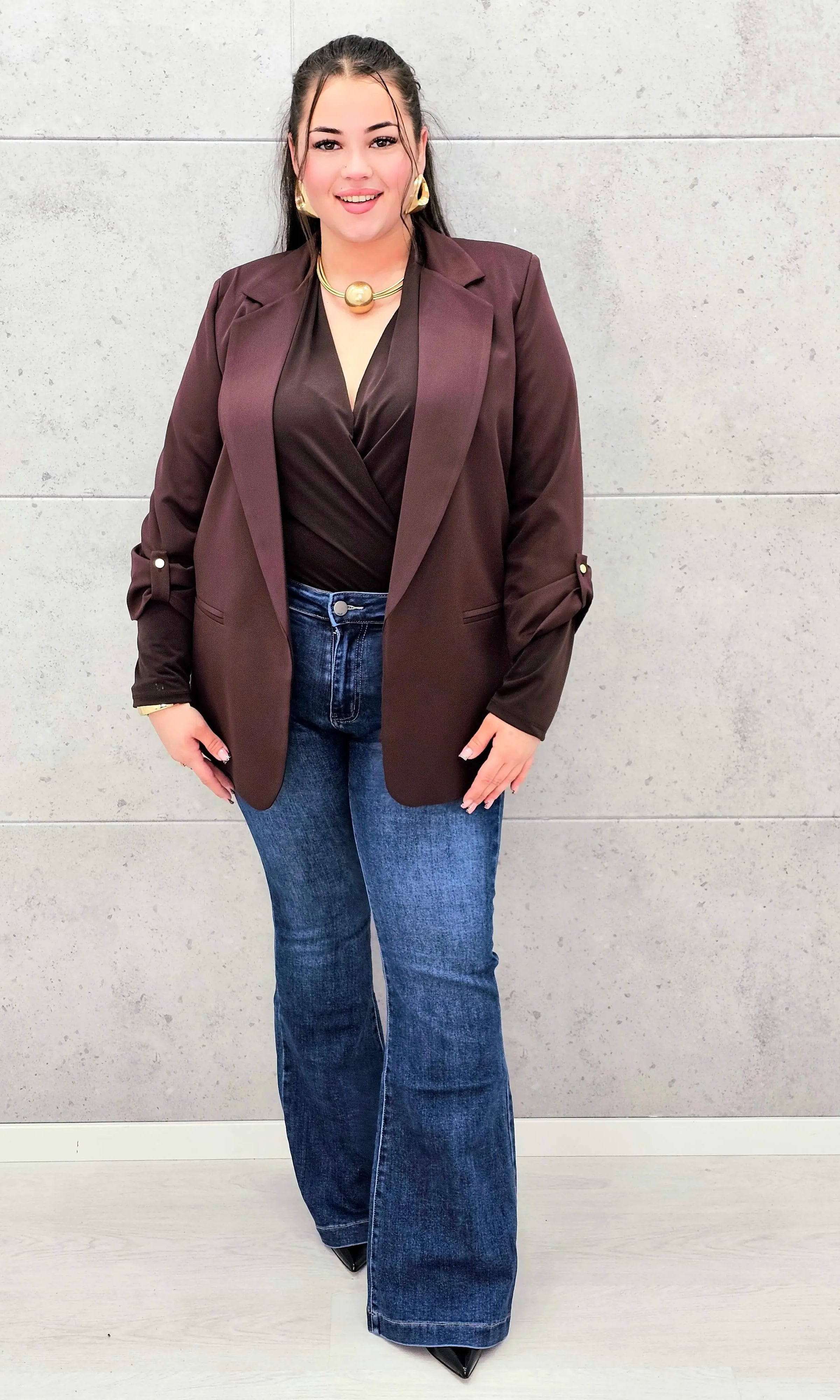 Marynarka plus size – elegancja, która pasuje do każdej stylizacji. Stylowa XL