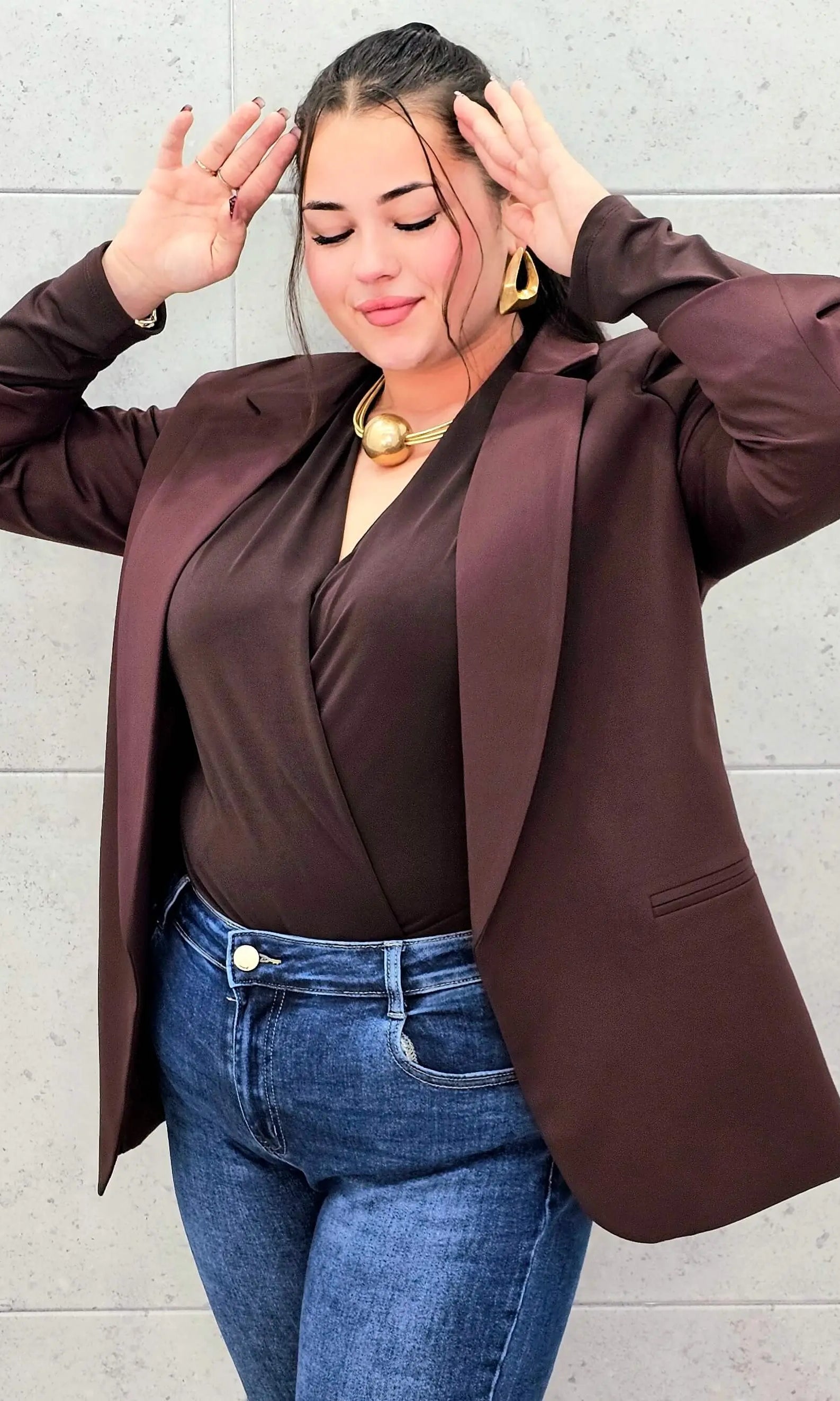 Marynarka plus size – elegancja, która pasuje do każdej stylizacji. Stylowa XL