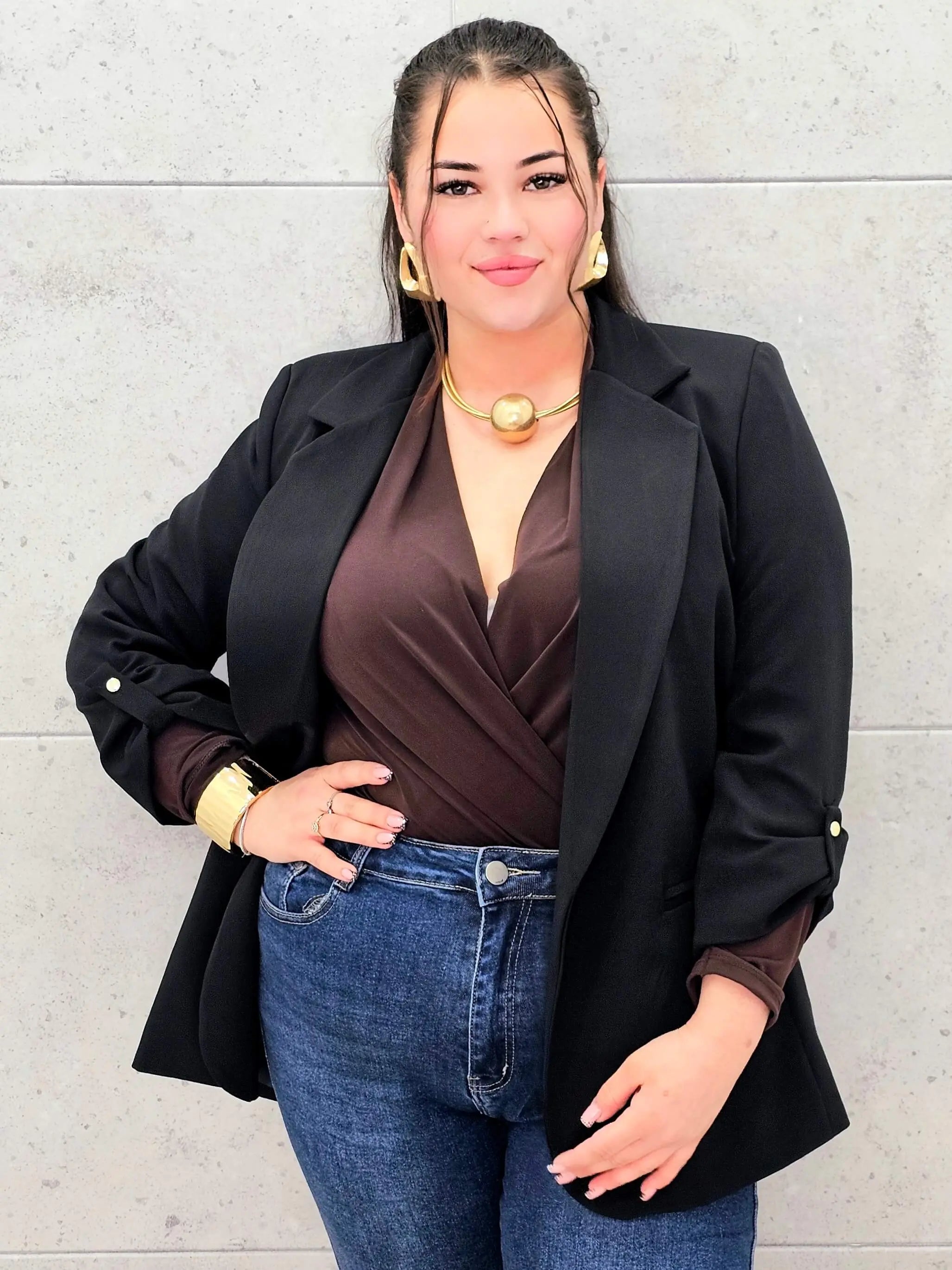 Marynarka plus size – elegancja, która pasuje do każdej stylizacji. Stylowa XL