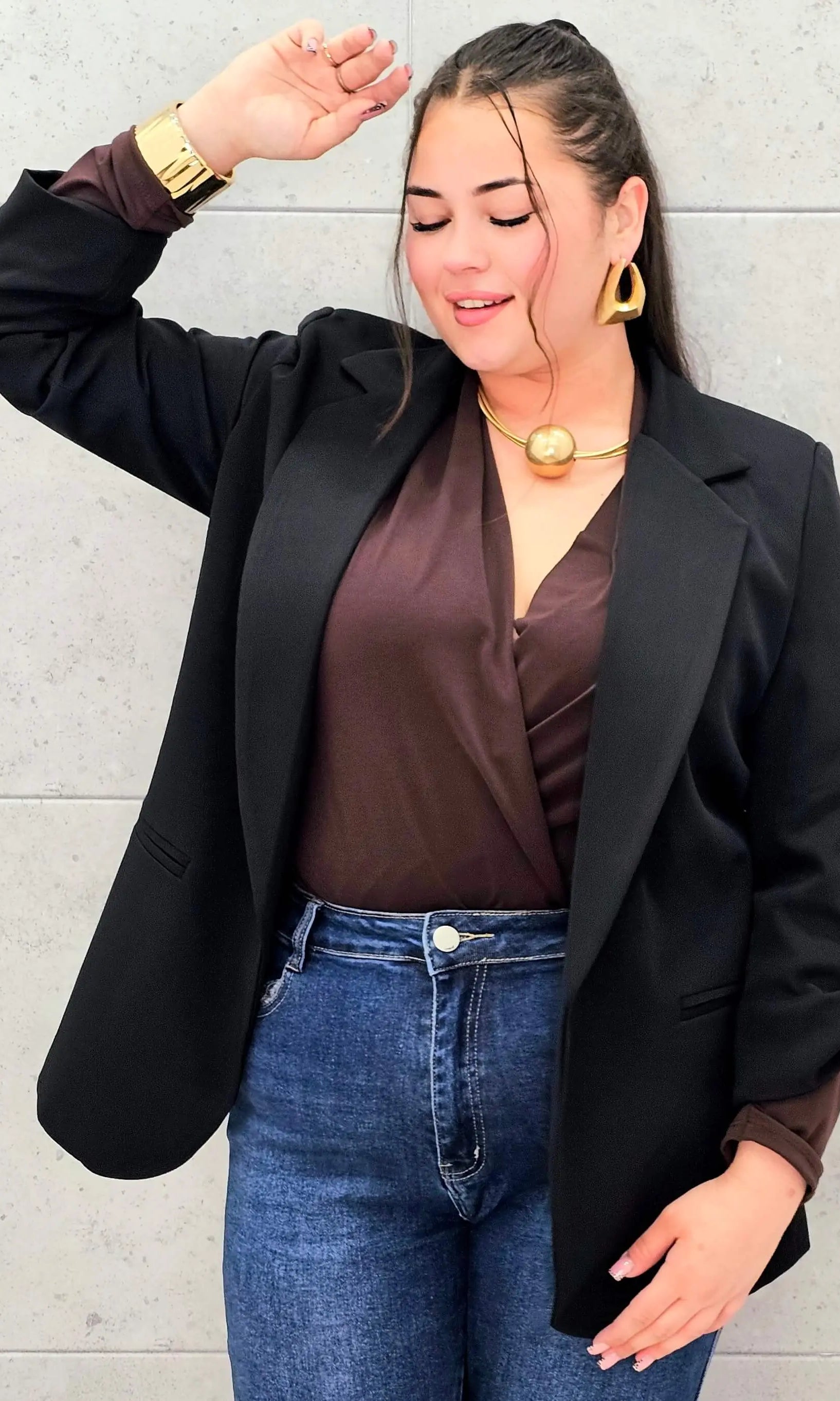 Marynarka plus size – elegancja, która pasuje do każdej stylizacji. Stylowa XL