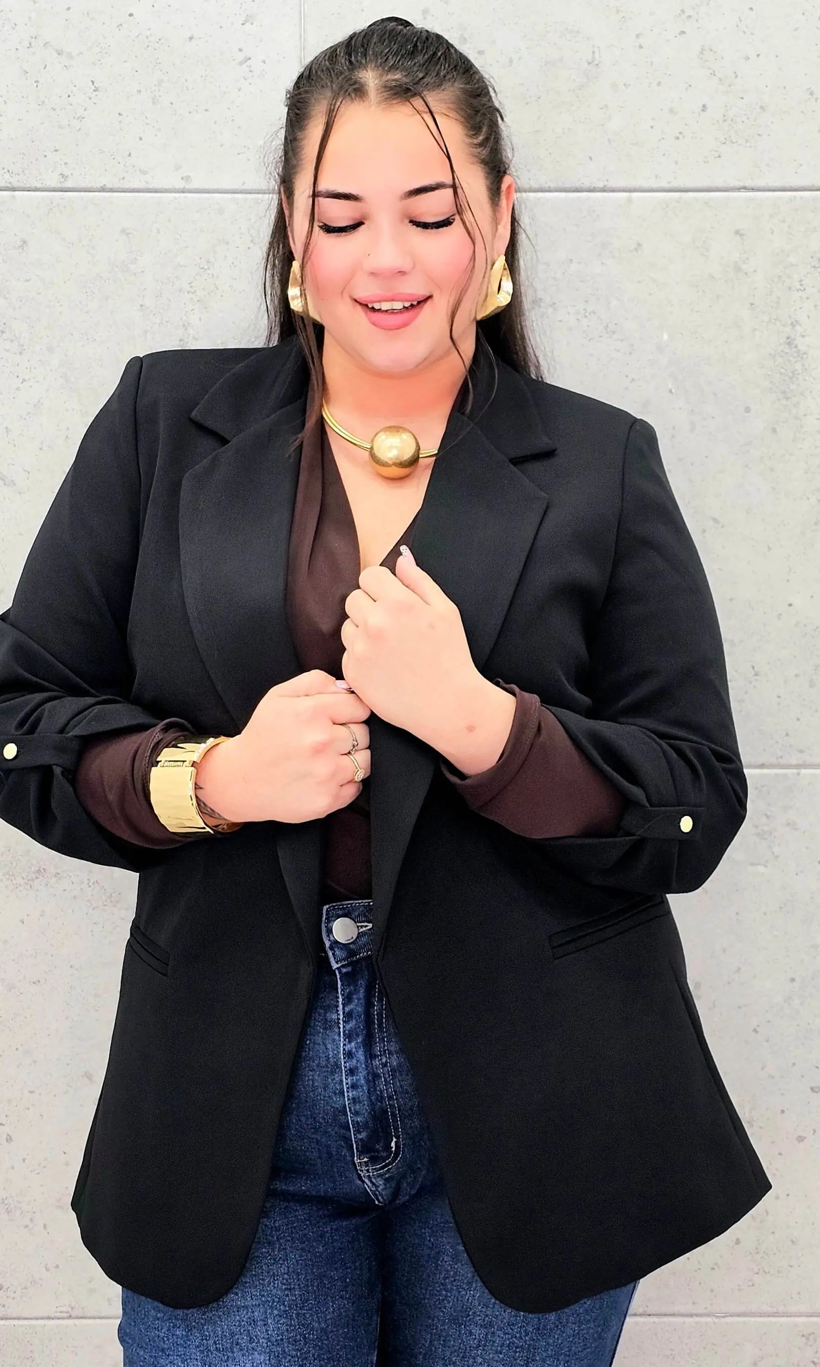 Marynarka plus size – elegancja, która pasuje do każdej stylizacji. Stylowa XL