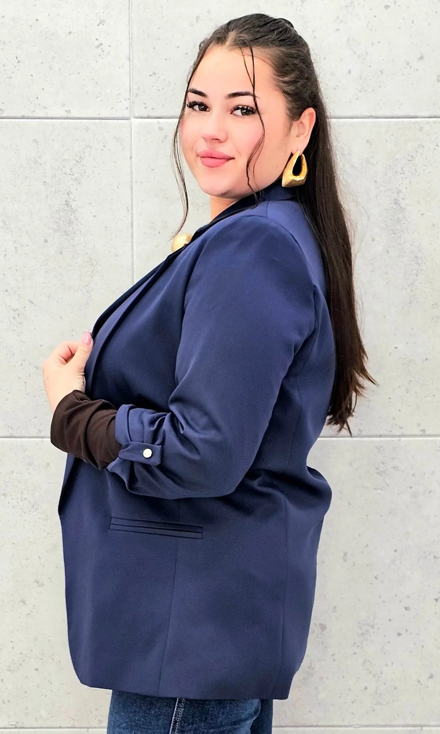 Marynarka plus size – elegancja, która pasuje do każdej stylizacji. Stylowa XL