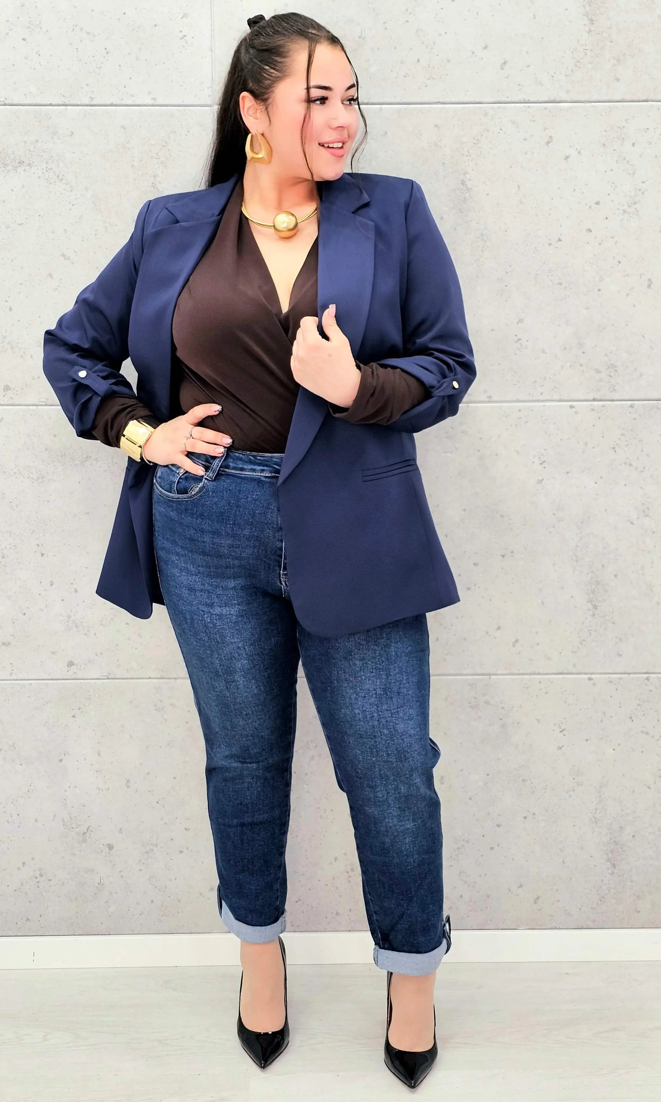 Marynarka plus size – elegancja, która pasuje do każdej stylizacji. Stylowa XL