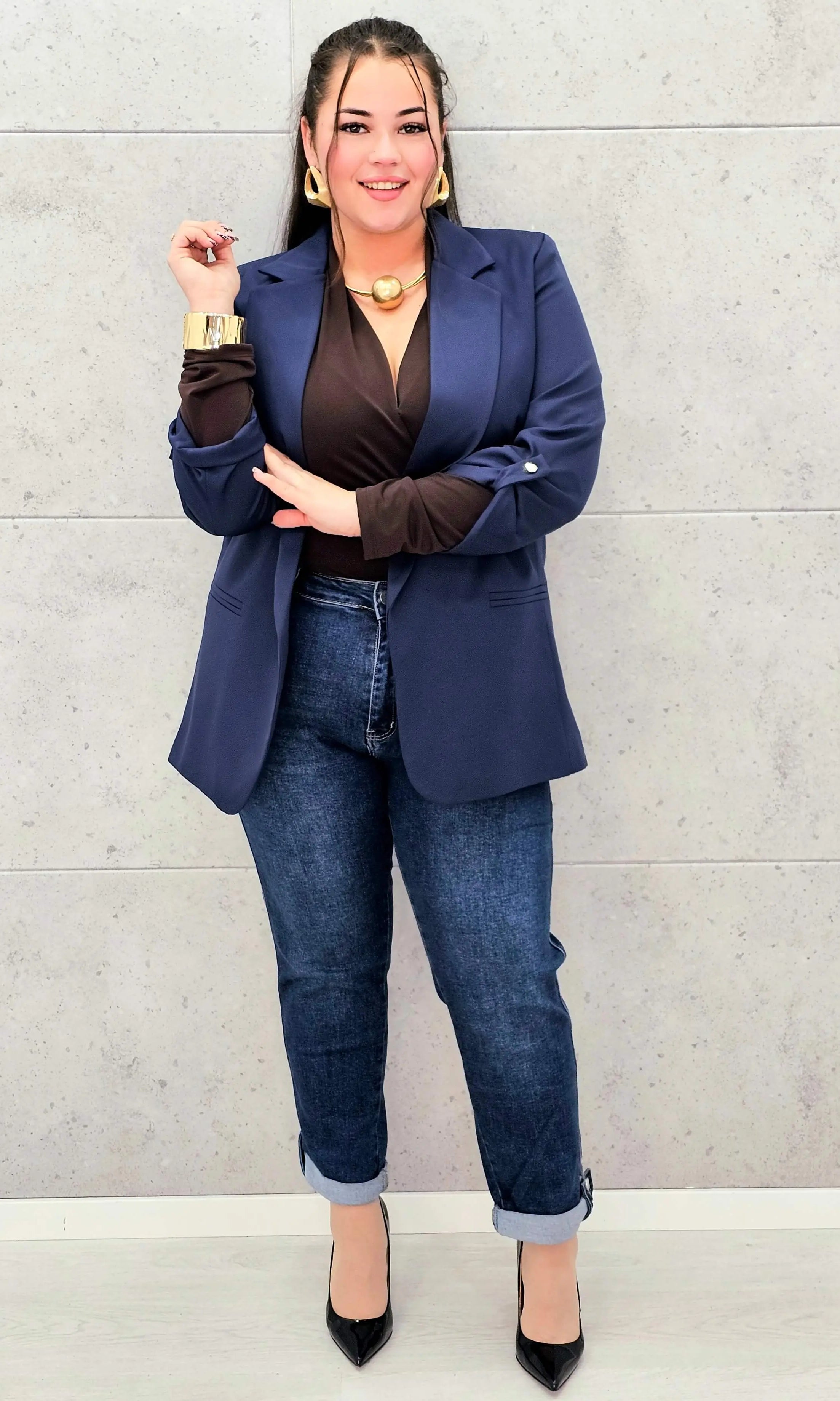 Marynarka plus size – elegancja, która pasuje do każdej stylizacji. Stylowa XL