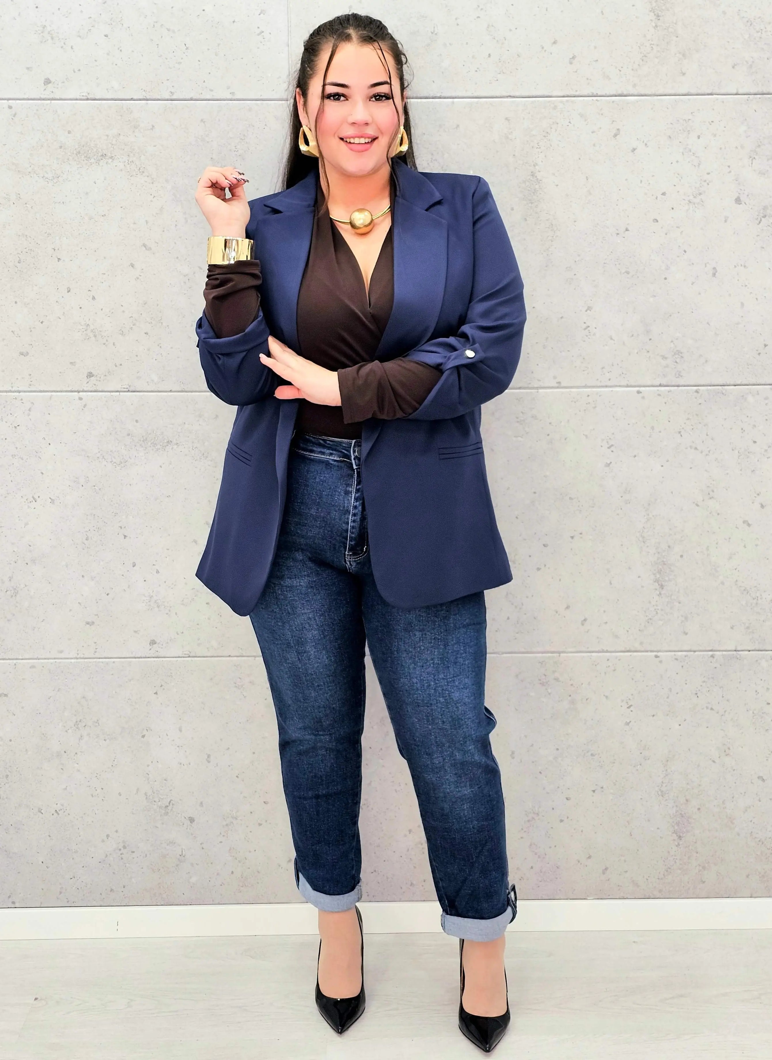 Marynarka plus size – elegancja, która pasuje do każdej stylizacji. Stylowa XL