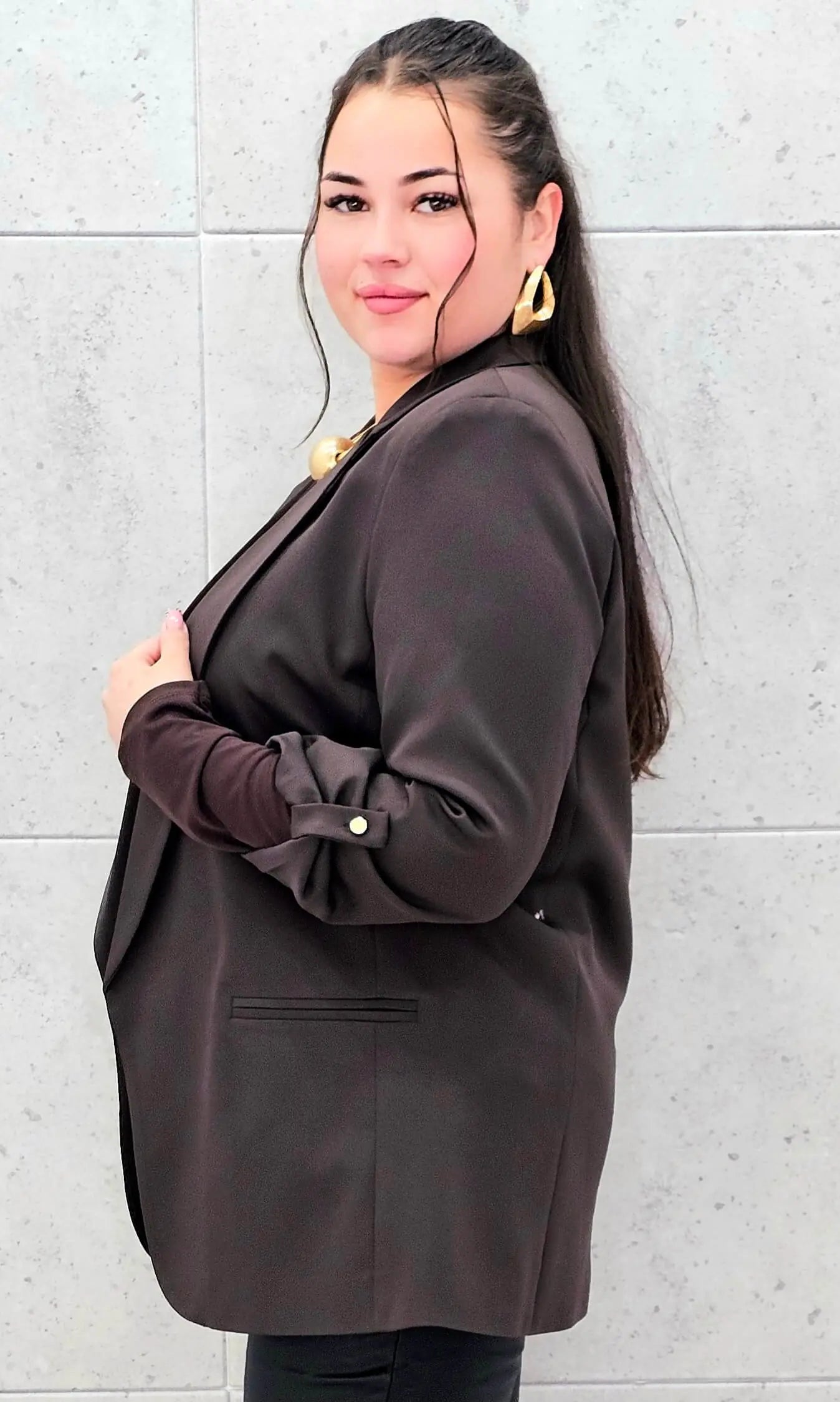 Marynarka plus size – elegancja, która pasuje do każdej stylizacji. Stylowa XL