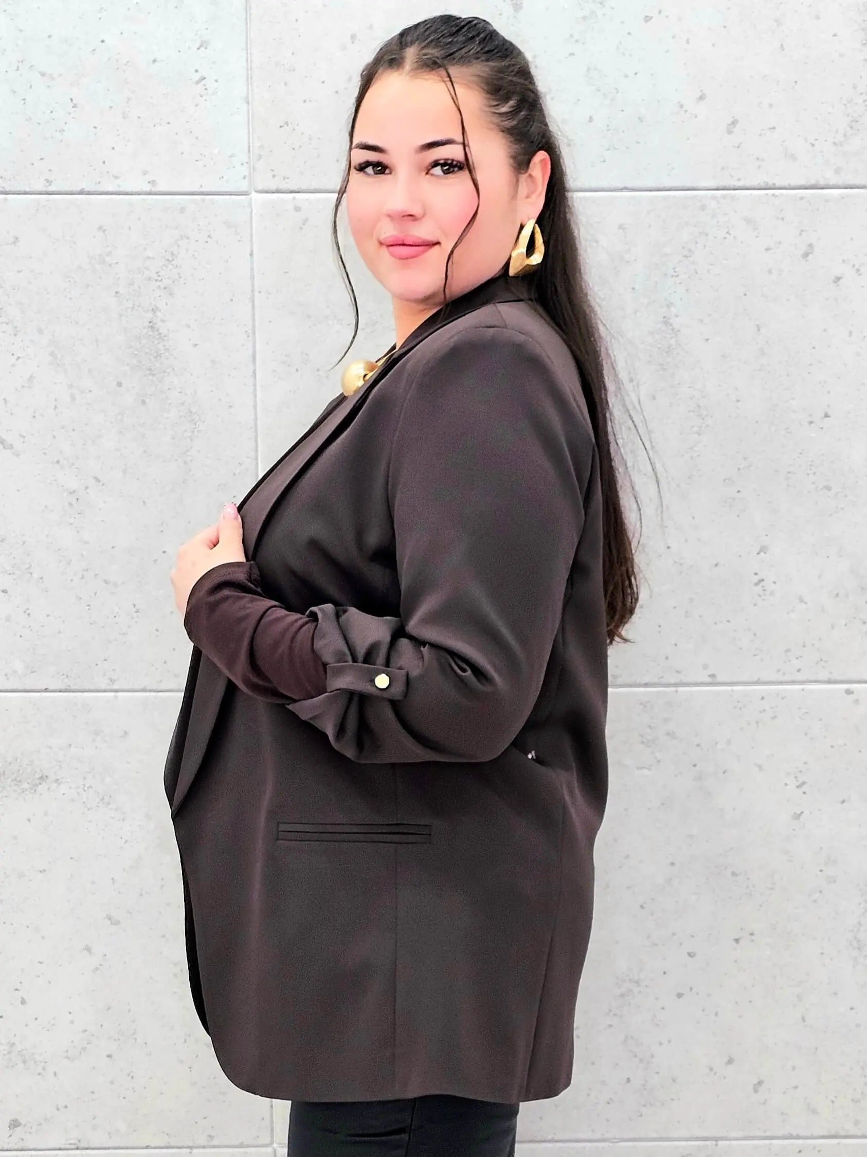 Marynarka plus size – elegancja, która pasuje do każdej stylizacji. Stylowa XL