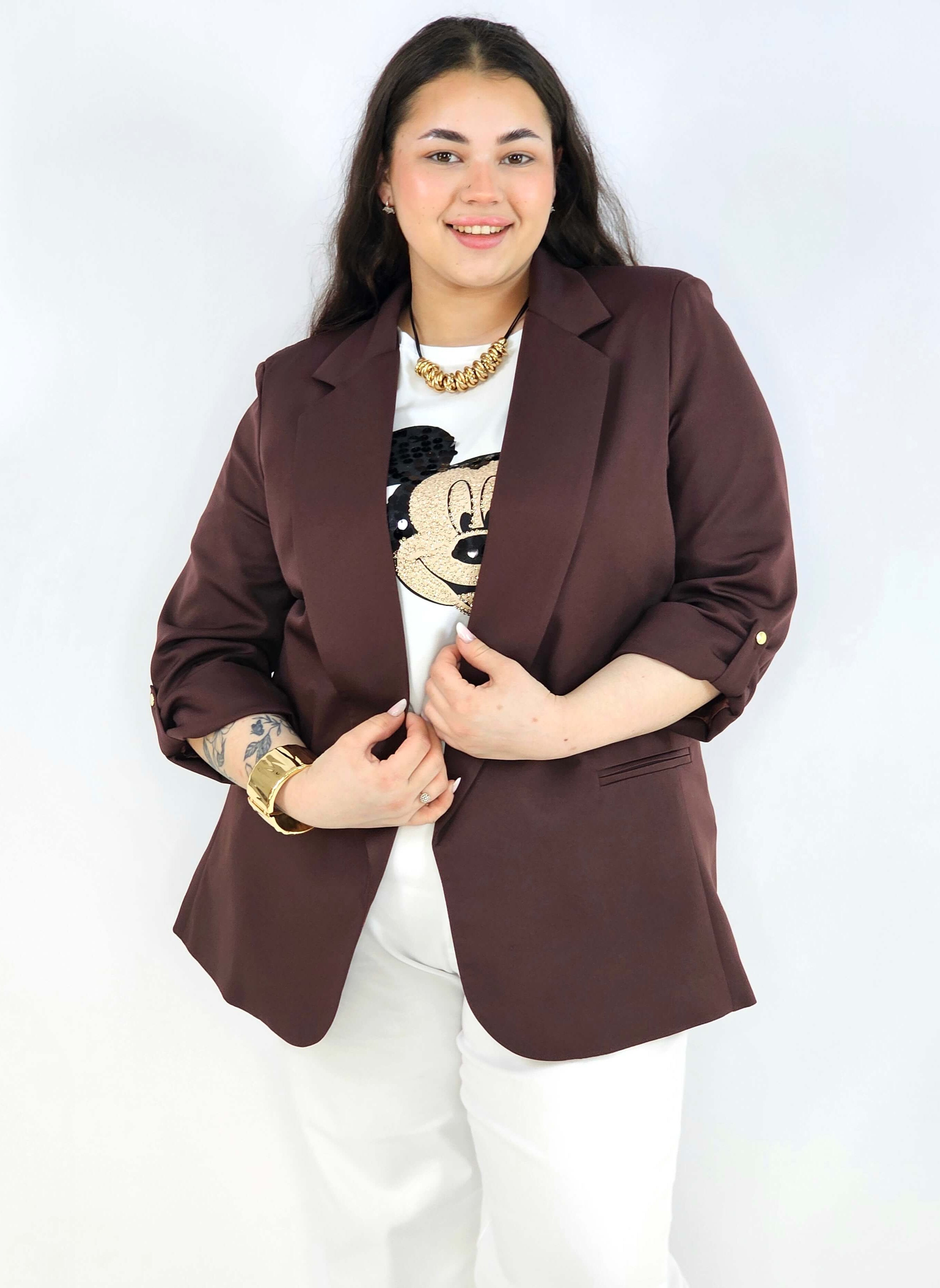 Marynarka plus size – elegancja, która pasuje do każdej stylizacji. Stylowa XL