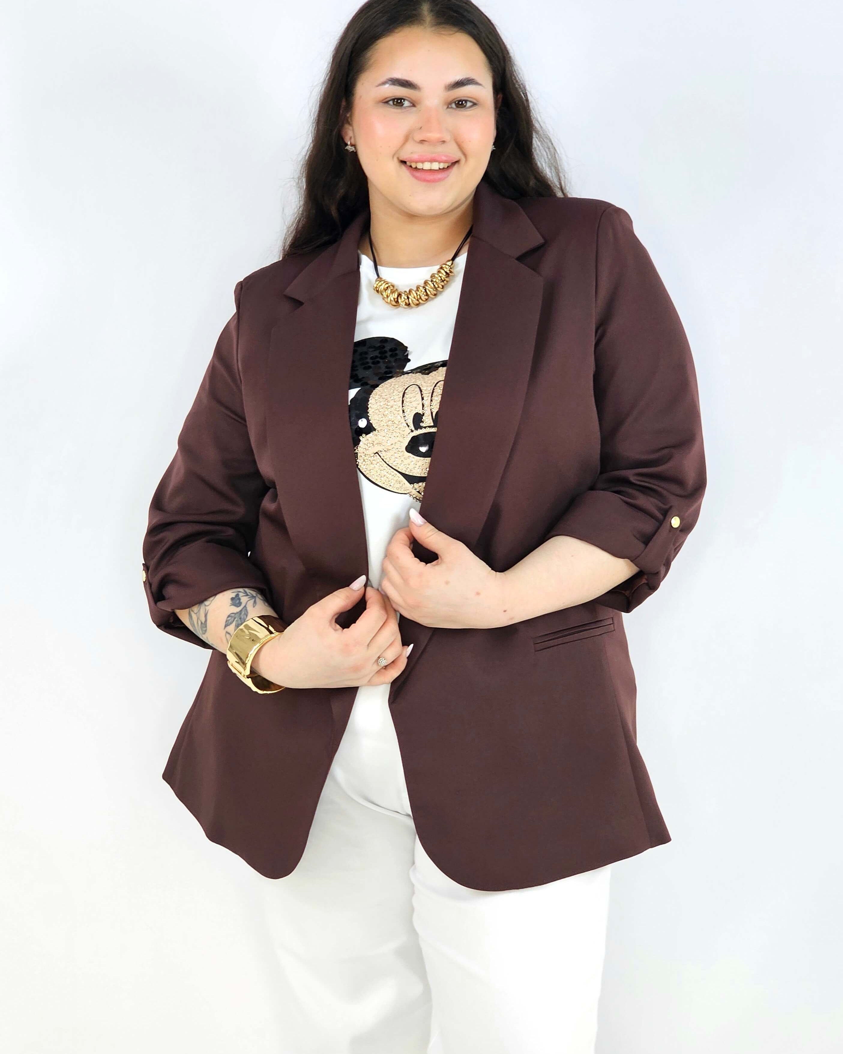 Marynarka plus size – elegancja, która pasuje do każdej stylizacji. Stylowa XL