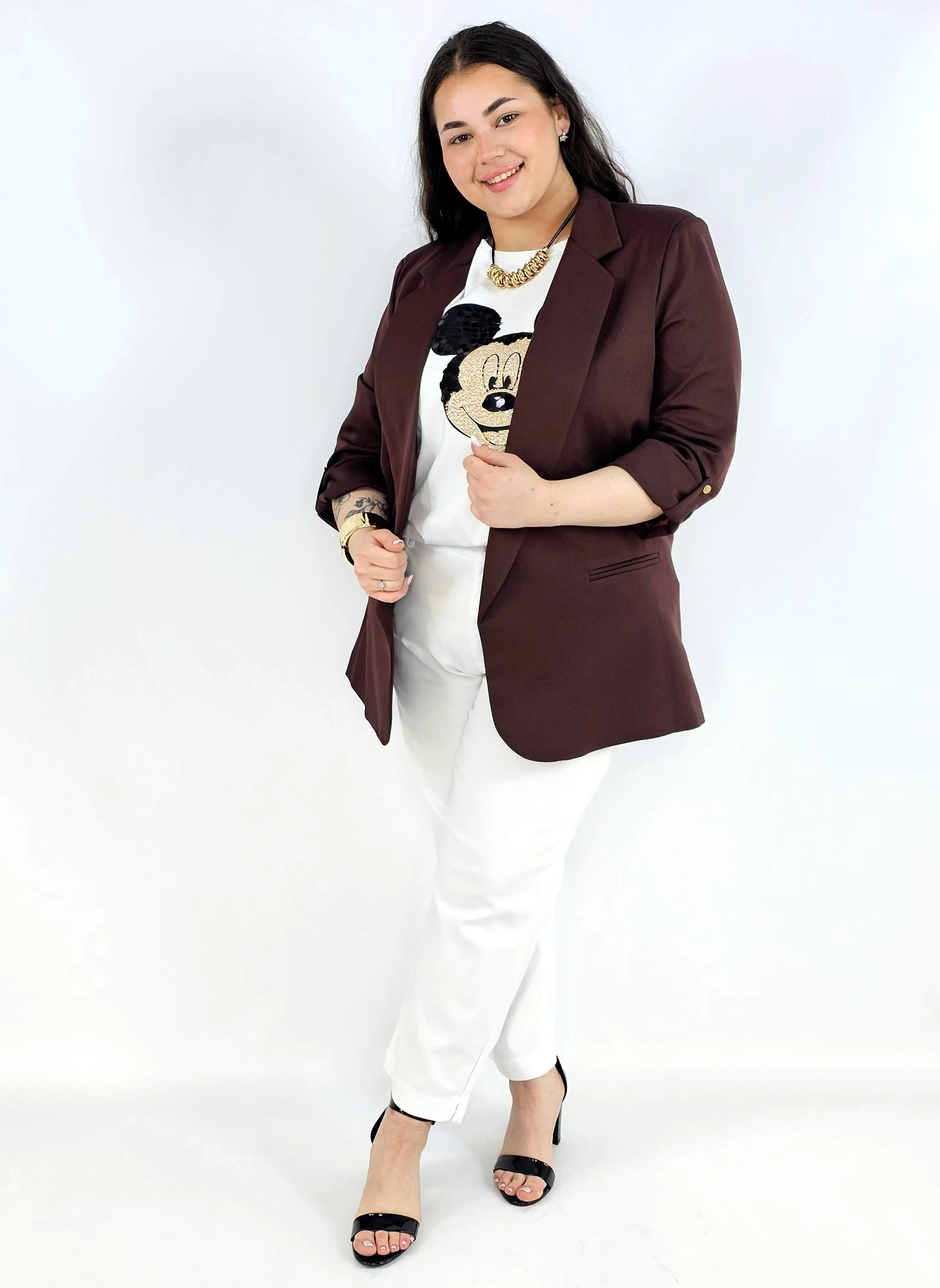 Marynarka plus size – elegancja, która pasuje do każdej stylizacji. Stylowa XL