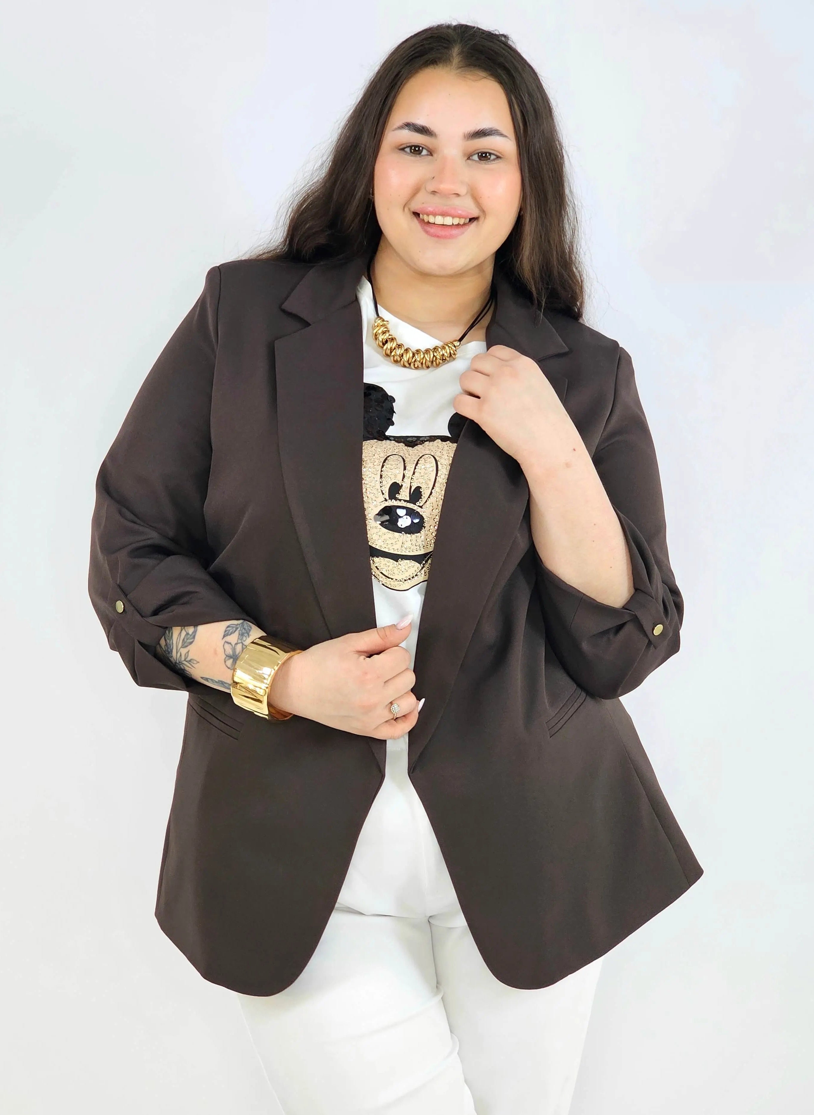 Marynarka plus size – elegancja, która pasuje do każdej stylizacji. Stylowa XL