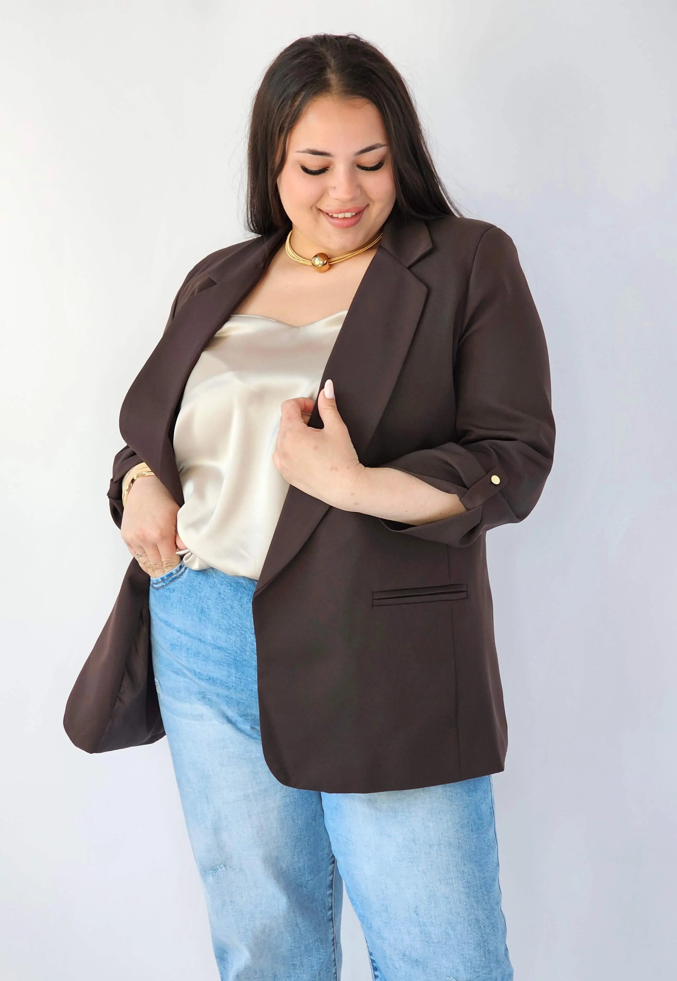 Marynarka plus size – elegancja, która pasuje do każdej stylizacji. Stylowa XL
