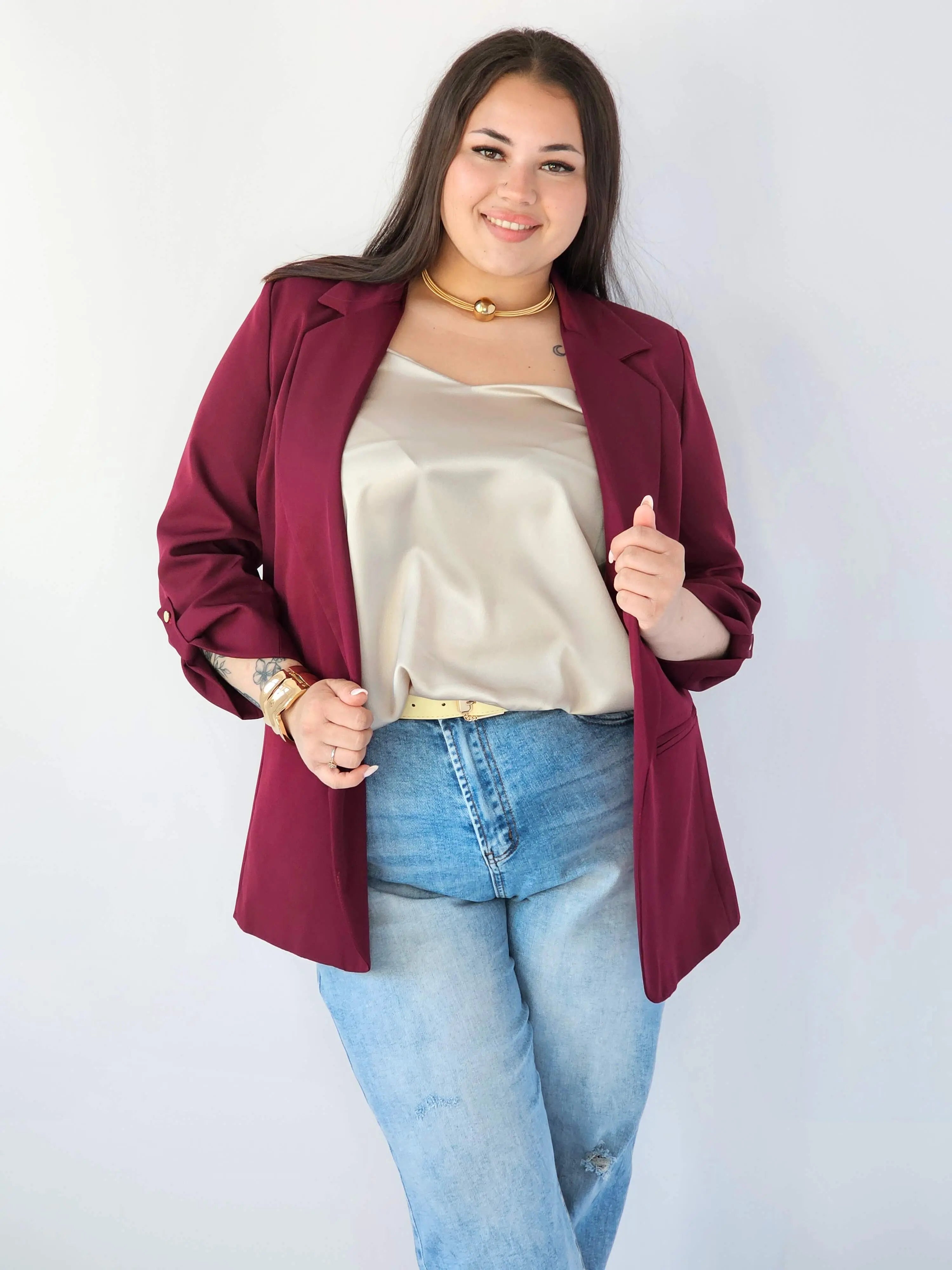 Marynarka plus size – elegancja, która pasuje do każdej stylizacji. Stylowa XL