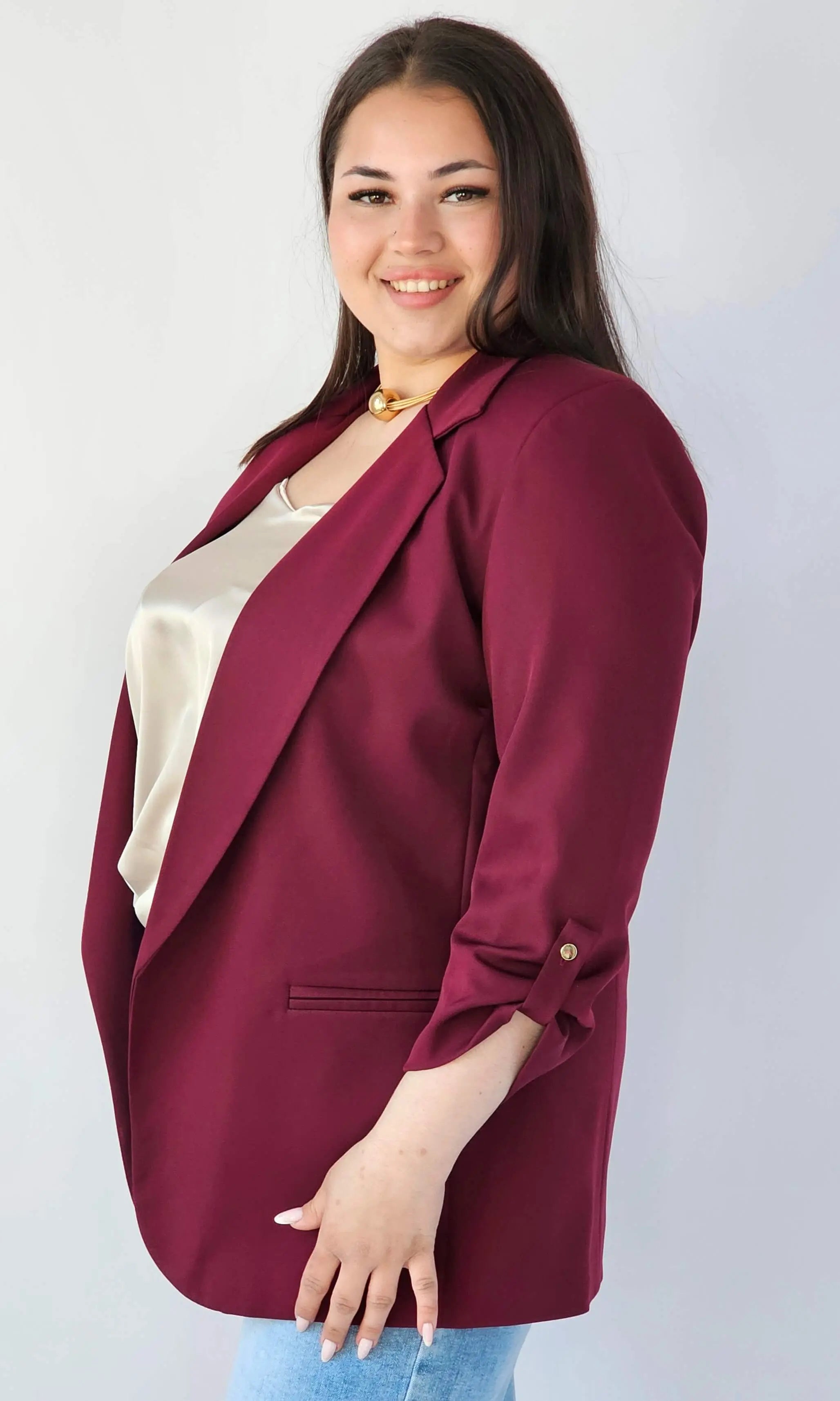 Marynarka plus size – elegancja, która pasuje do każdej stylizacji. Stylowa XL
