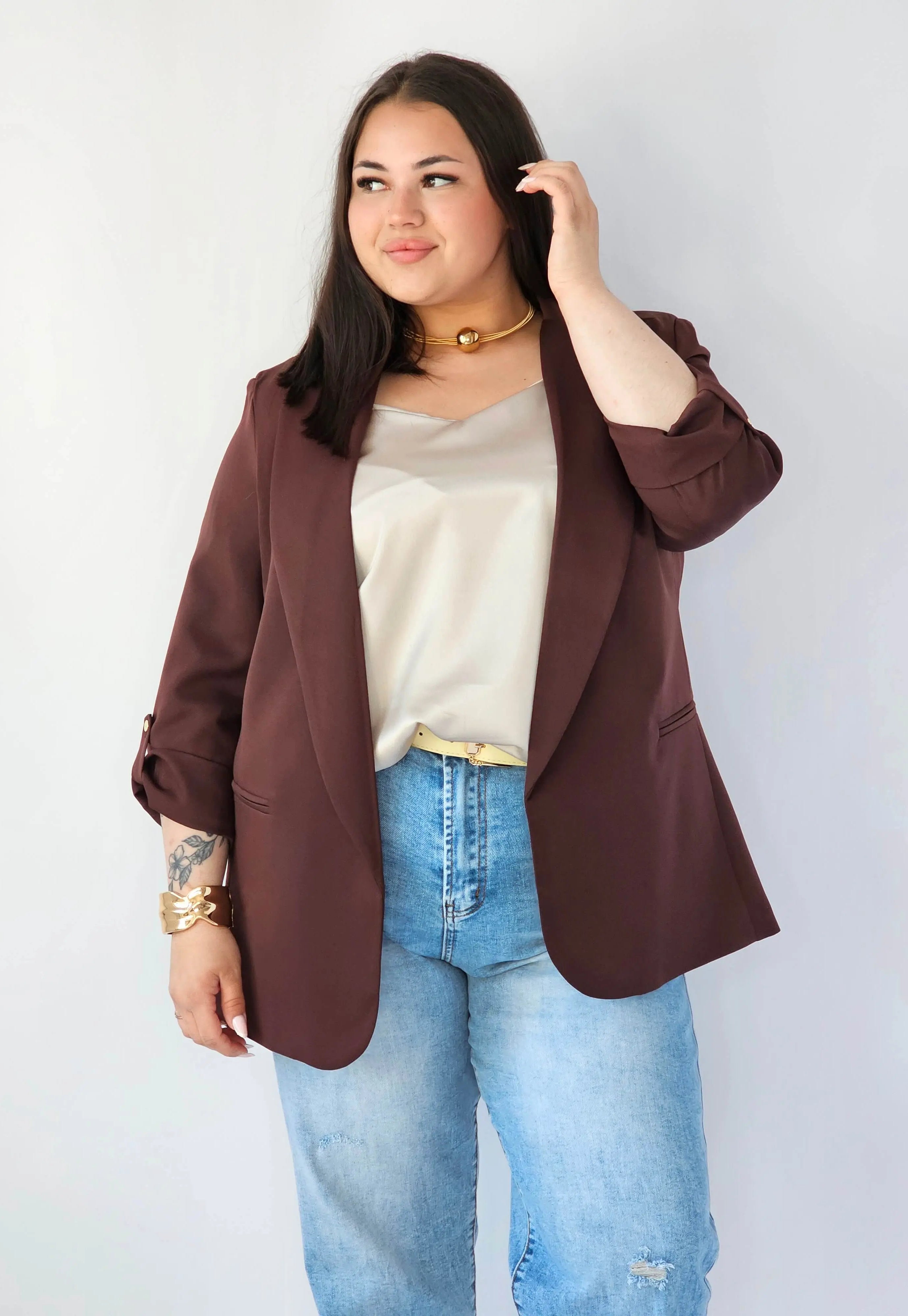 Marynarka plus size – elegancja, która pasuje do każdej stylizacji. Stylowa XL