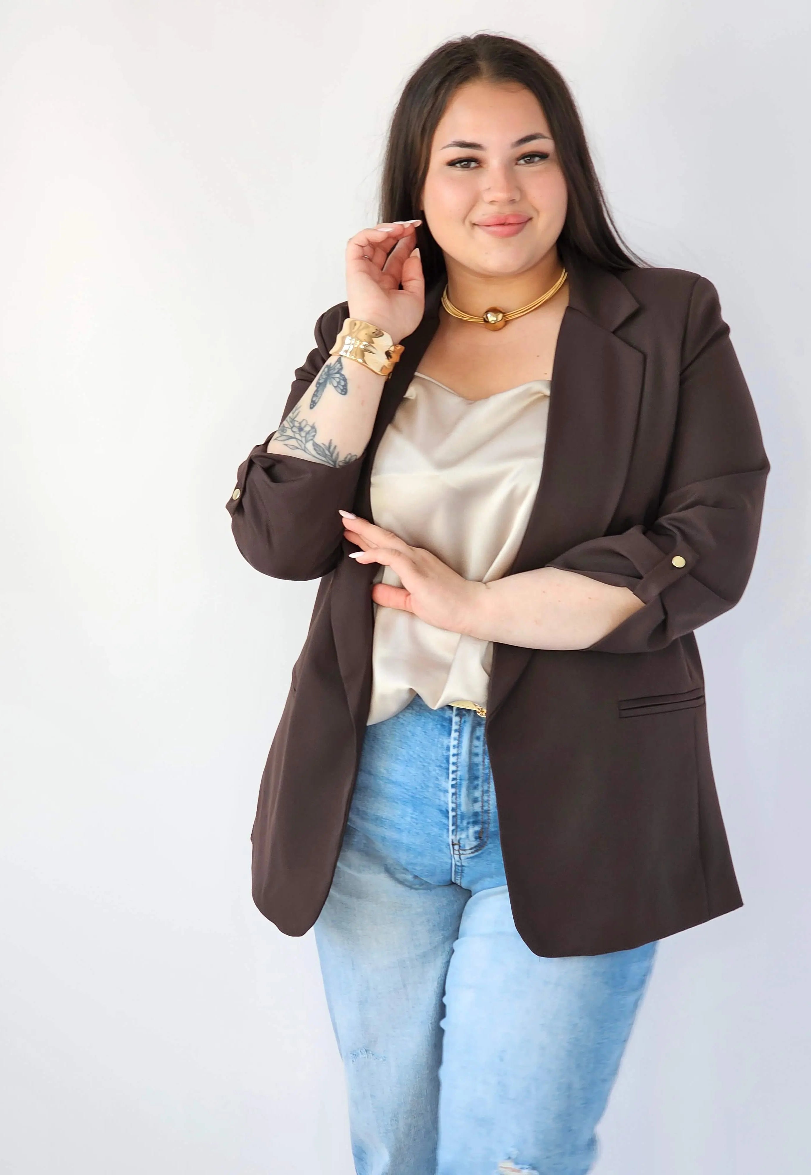 Marynarka plus size – elegancja, która pasuje do każdej stylizacji. Stylowa XL