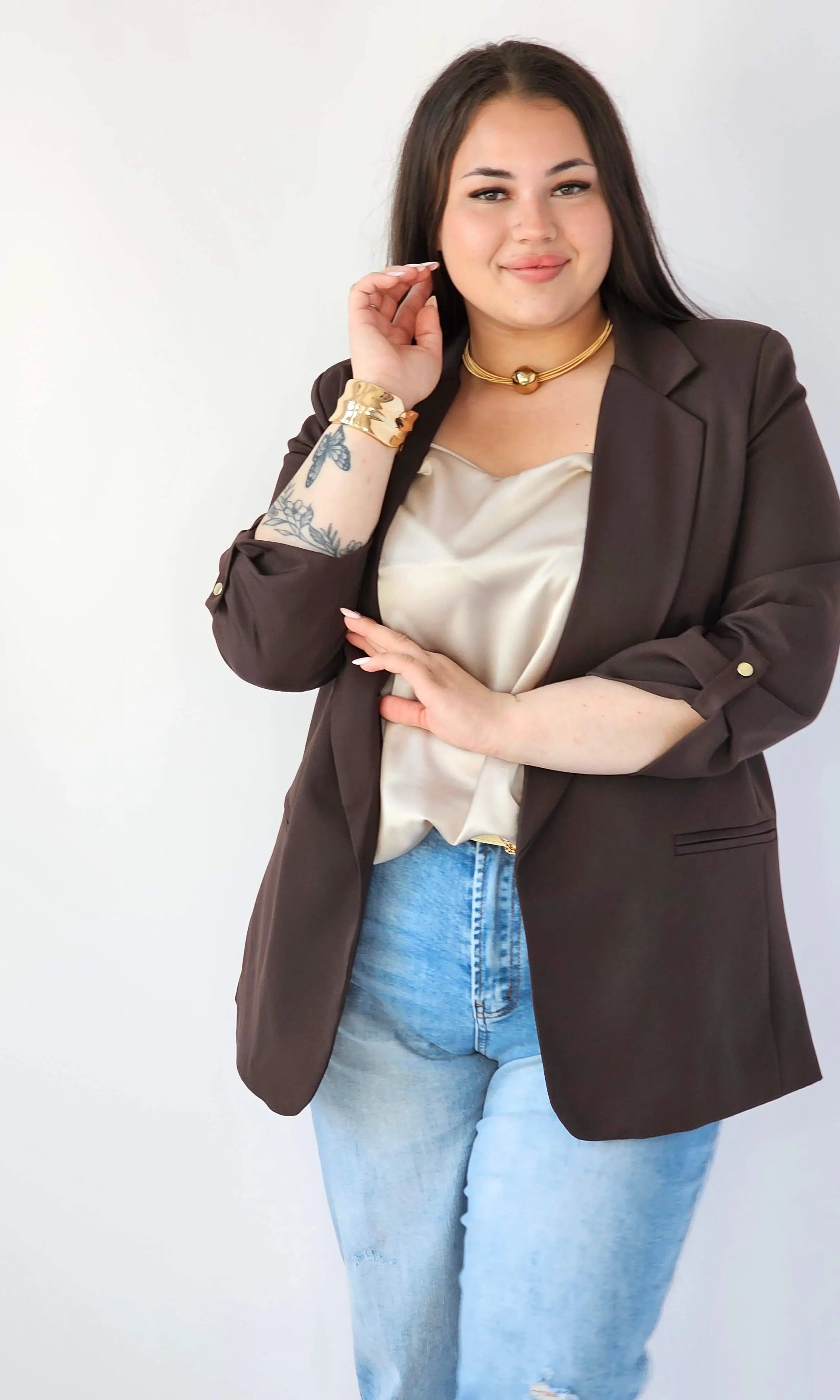 Marynarka plus size – elegancja, która pasuje do każdej stylizacji. Stylowa XL