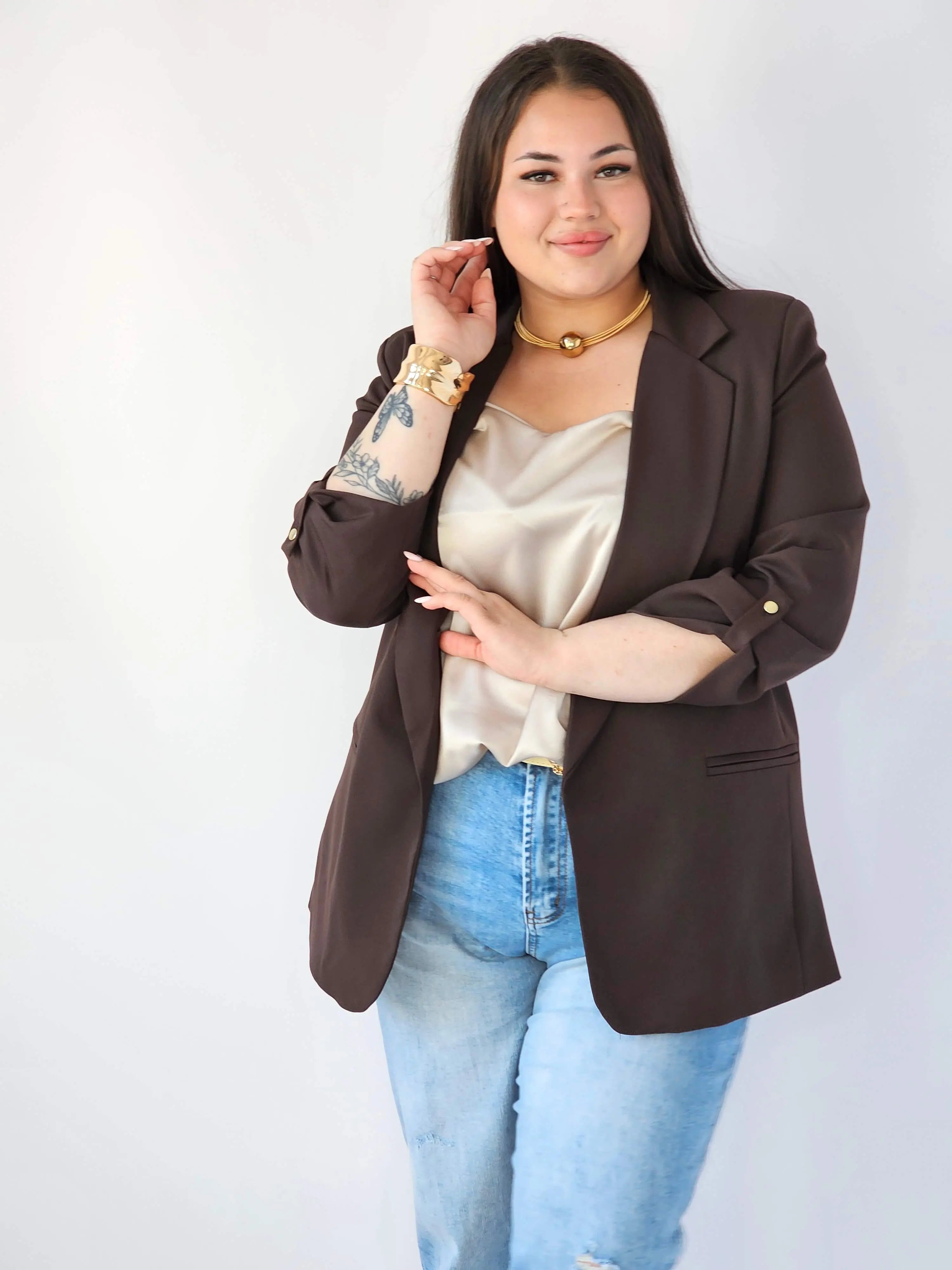 Marynarka plus size – elegancja, która pasuje do każdej stylizacji. Stylowa XL
