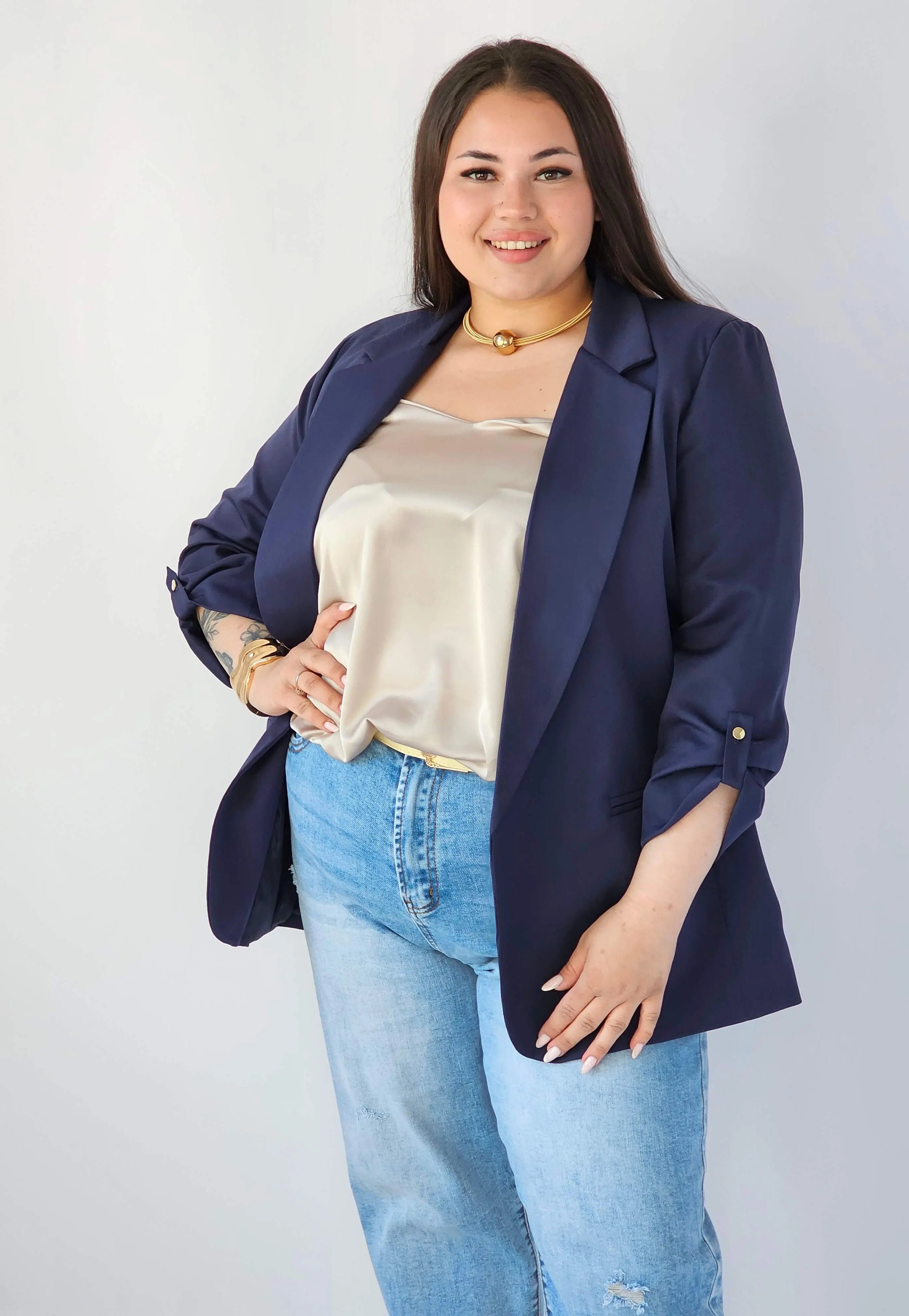Marynarka plus size – elegancja, która pasuje do każdej stylizacji. Stylowa XL