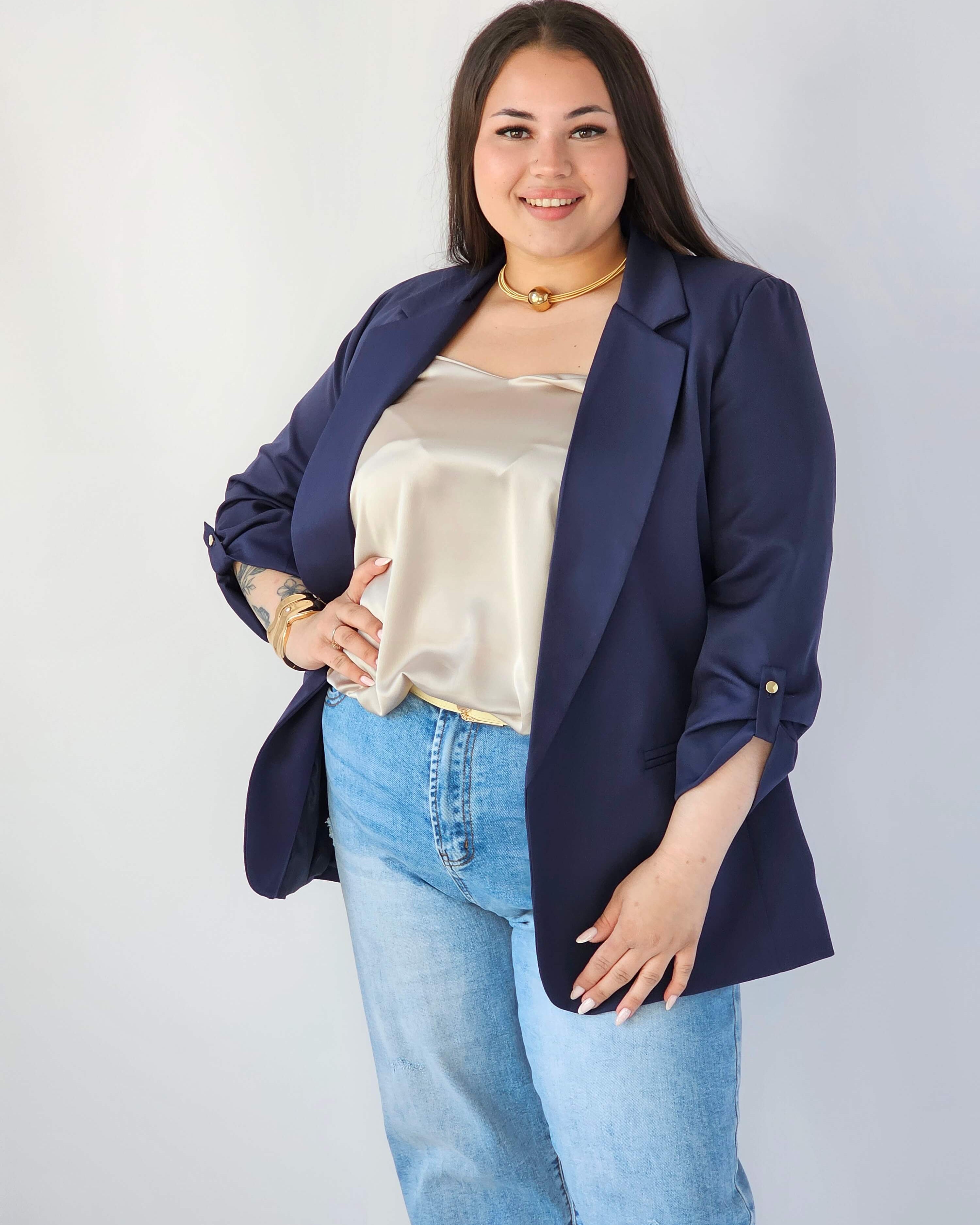 Marynarka plus size – elegancja, która pasuje do każdej stylizacji. Stylowa XL