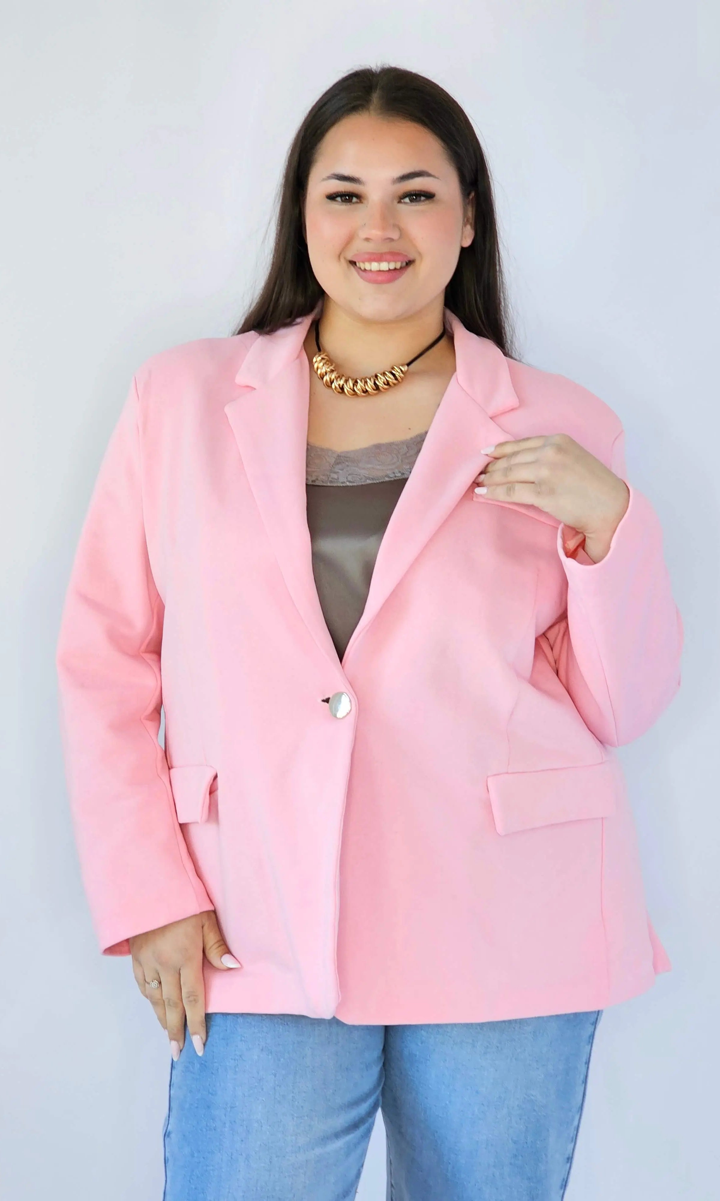 Marynarka plus size – elegancki fason dla kobiet XXL na każdą okazję Stylowa XL