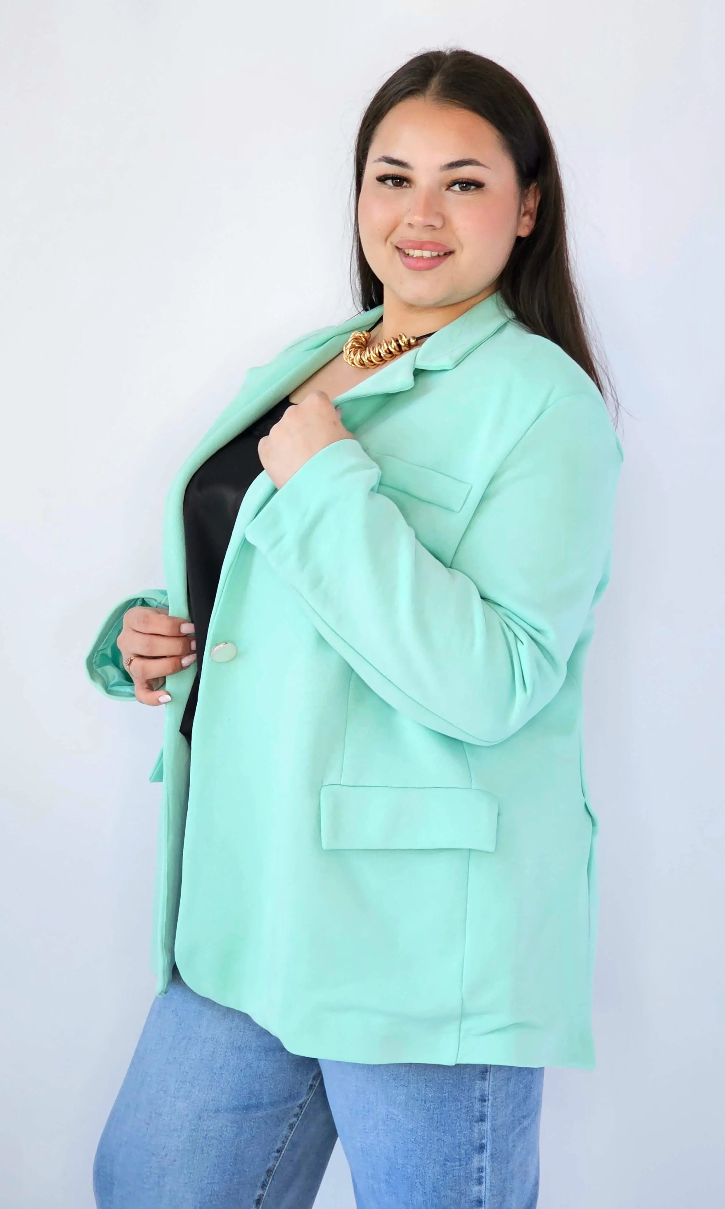 Marynarka plus size – elegancki fason dla kobiet XXL na każdą okazję Stylowa XL