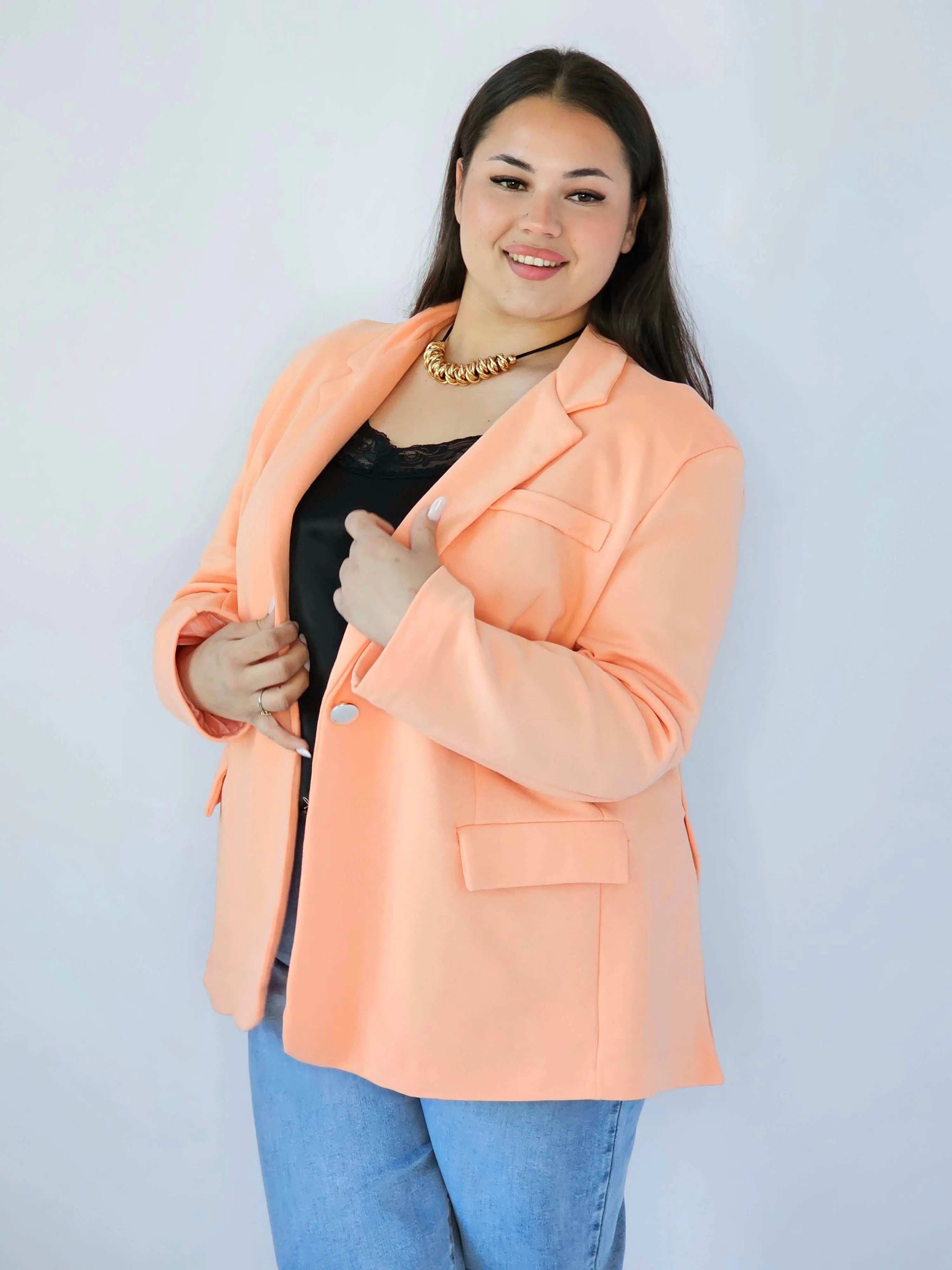 Marynarka plus size – elegancki fason dla kobiet XXL na każdą okazję Stylowa XL