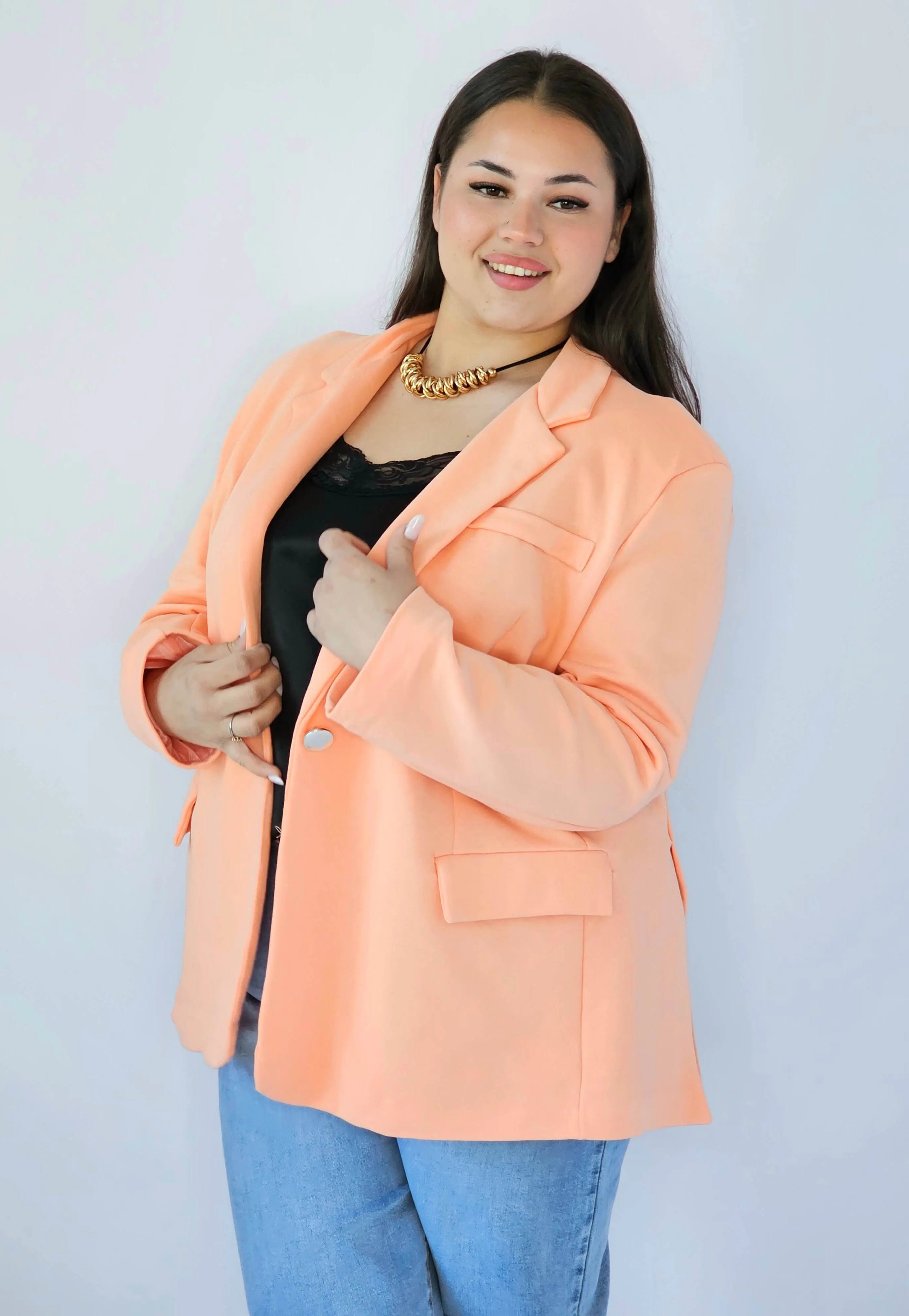 Marynarka plus size – elegancki fason dla kobiet XXL na każdą okazję Stylowa XL
